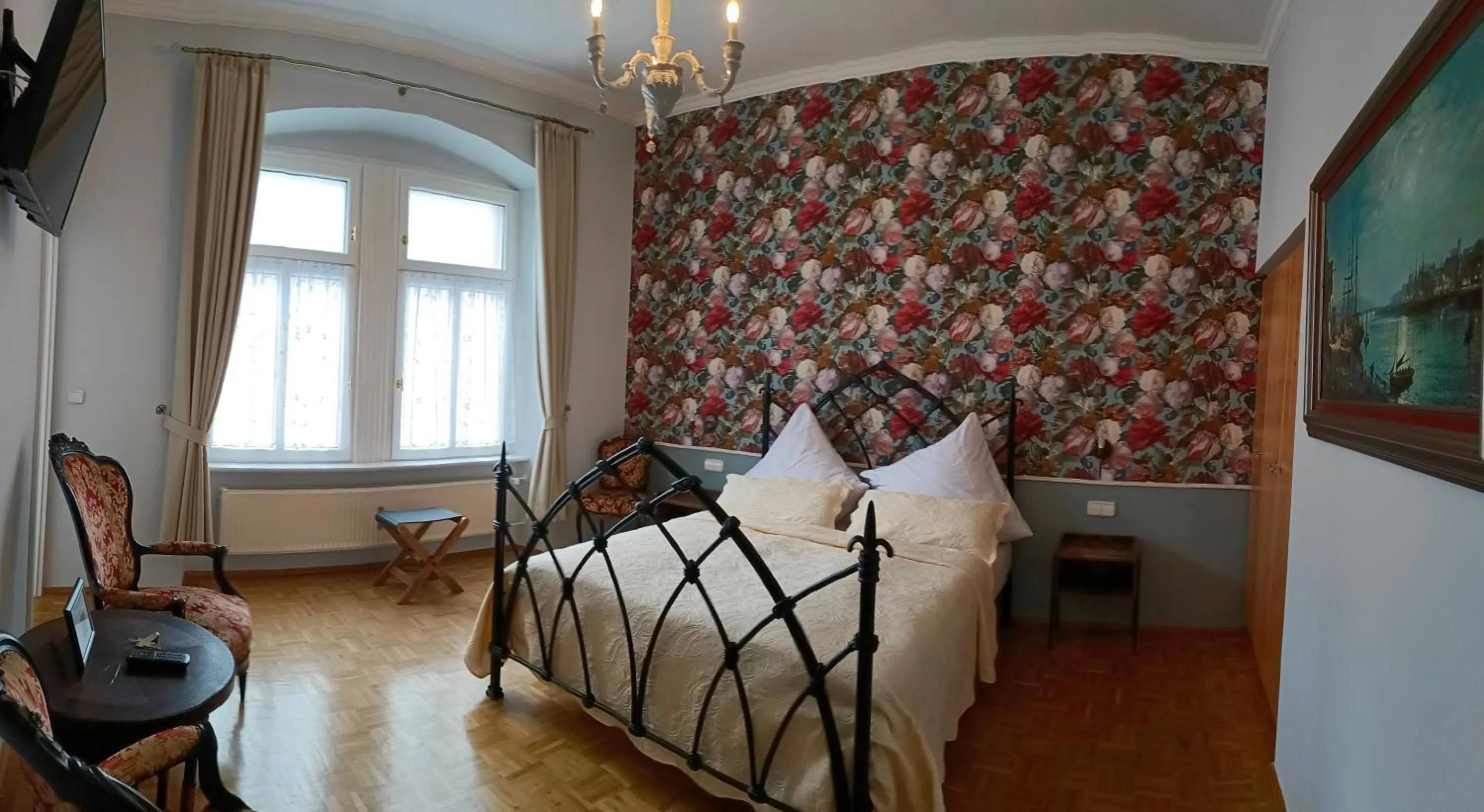 Bedroom, Bed in Historischer Winzerverein Boutique B&B