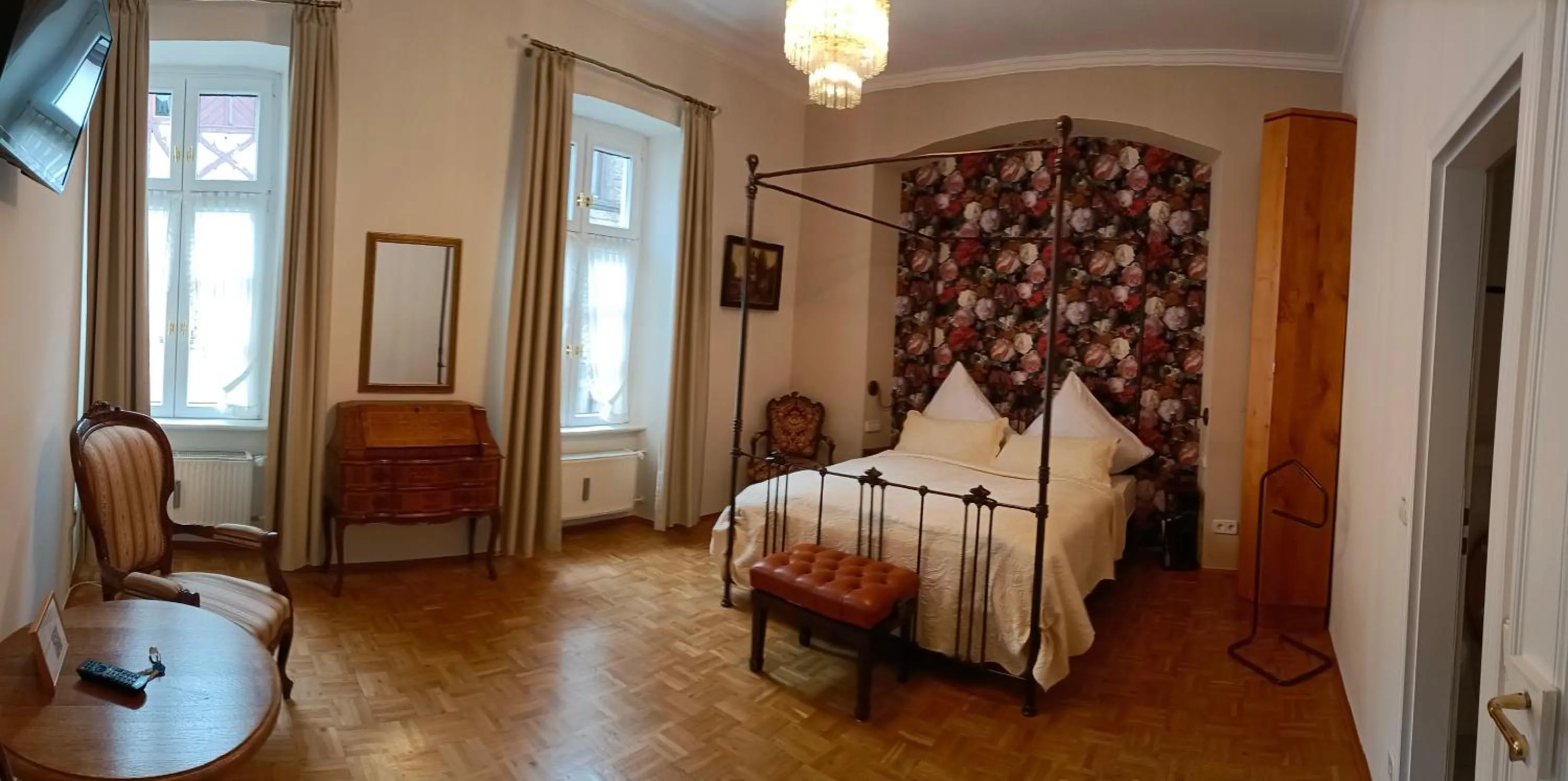 Bedroom, Bed in Historischer Winzerverein Boutique B&B
