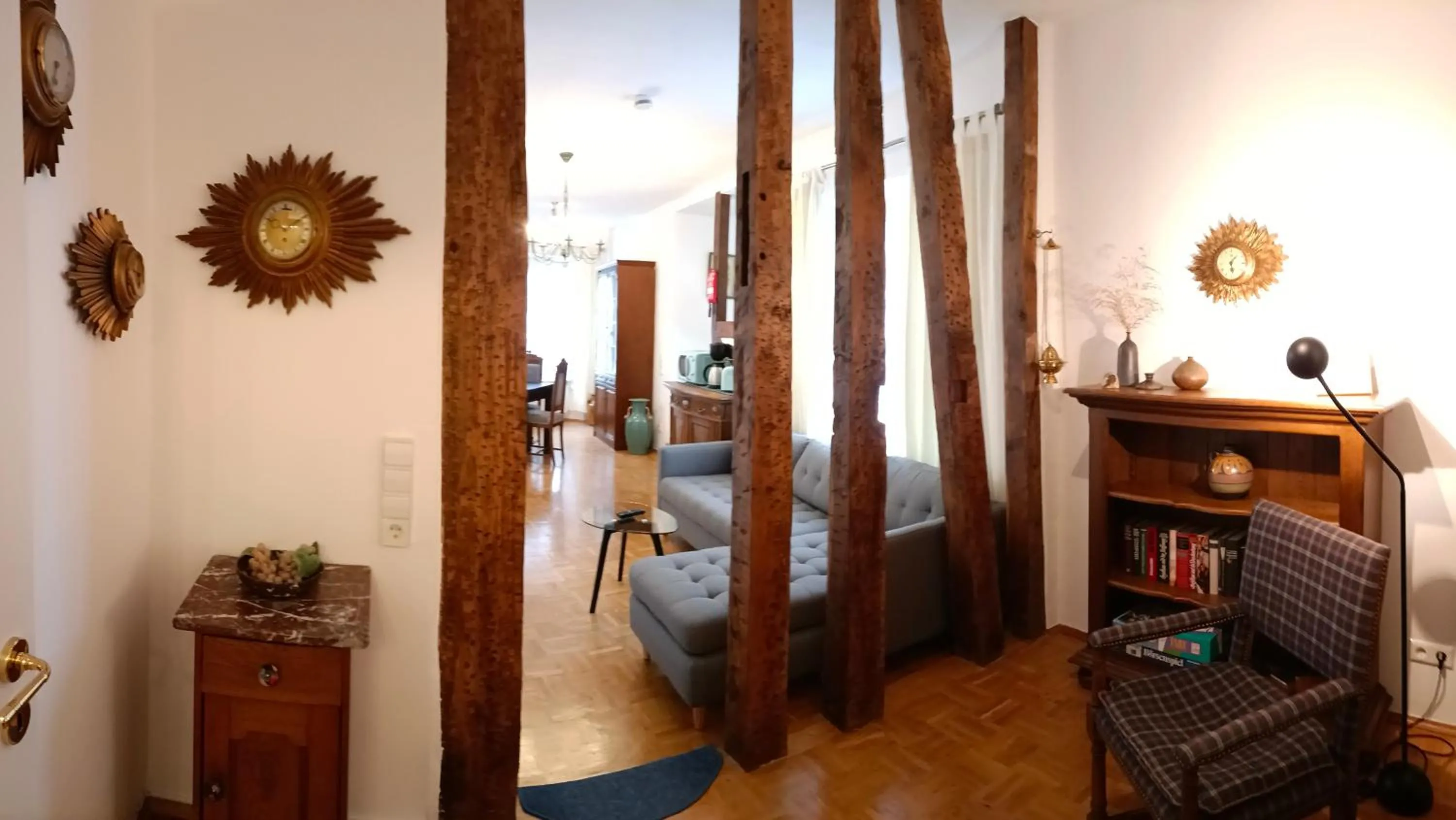 Living room, Bed in Historischer Winzerverein Boutique B&B