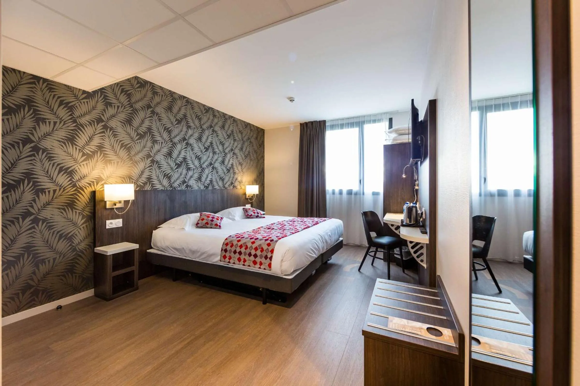 Bedroom, Bed in Brit Hotel Ploermel - Hotel de l'Hippodrome