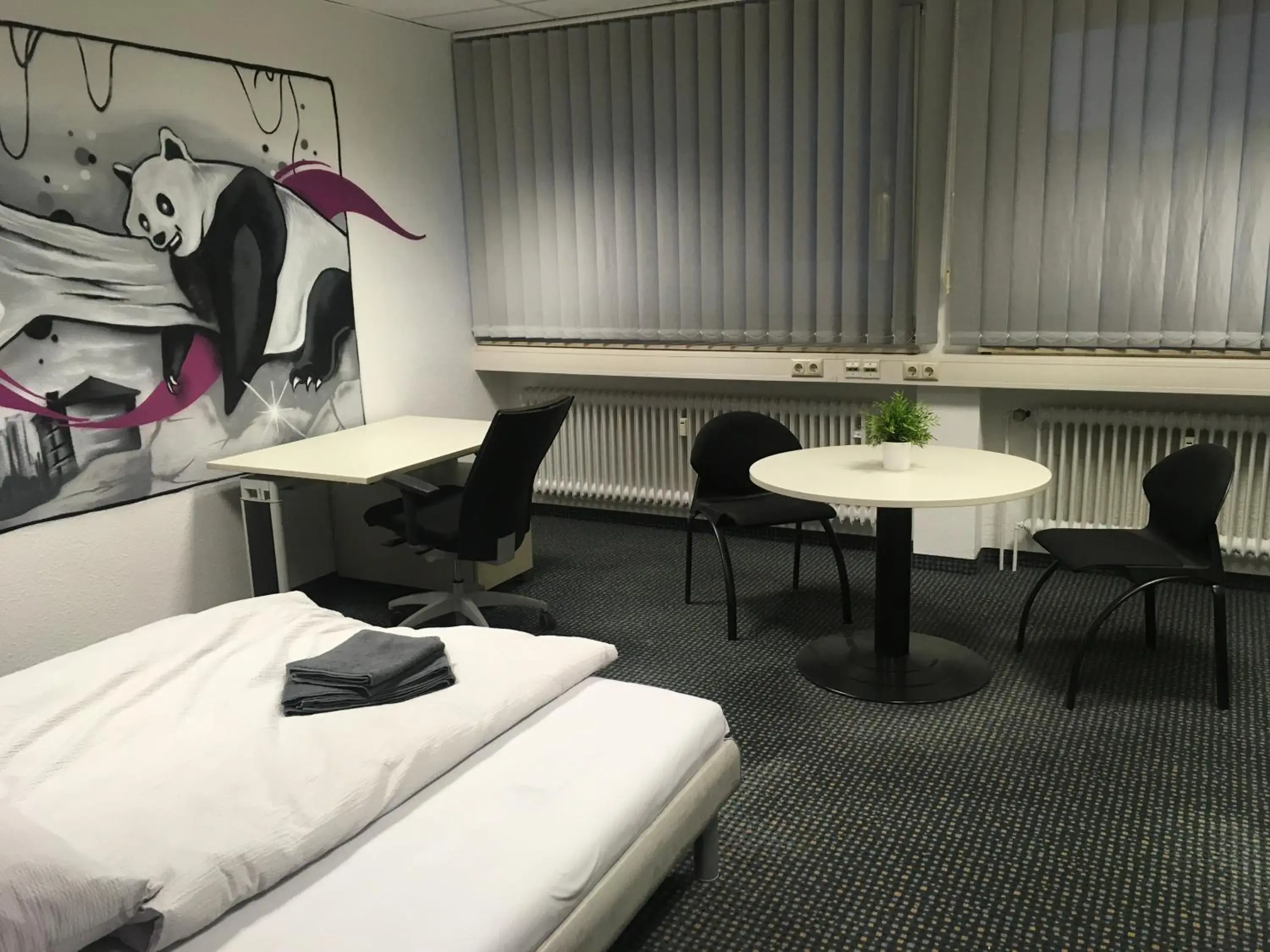 Budget Double Room in Hostel Hamm by Geronimo Budget Double Room in Hostel Hamm by Geronimo