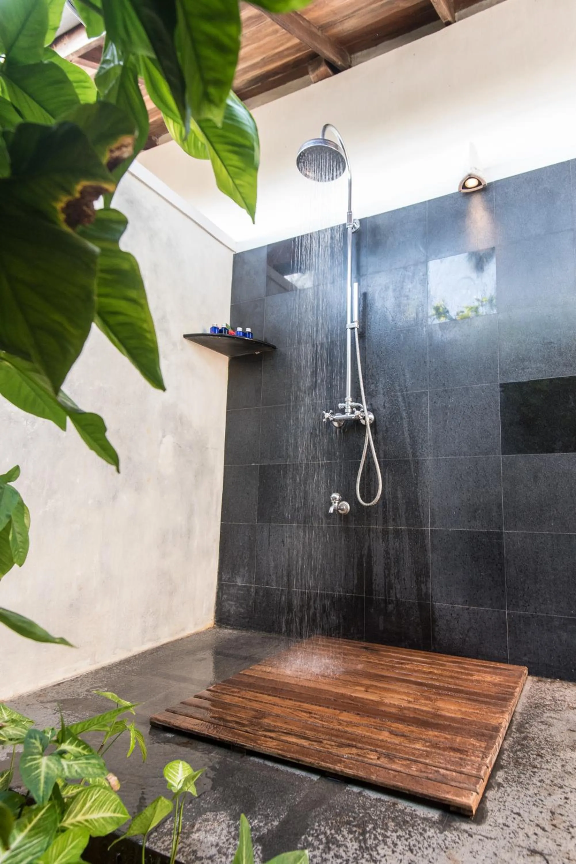Shower in Jetwing Kottukal Beach House
