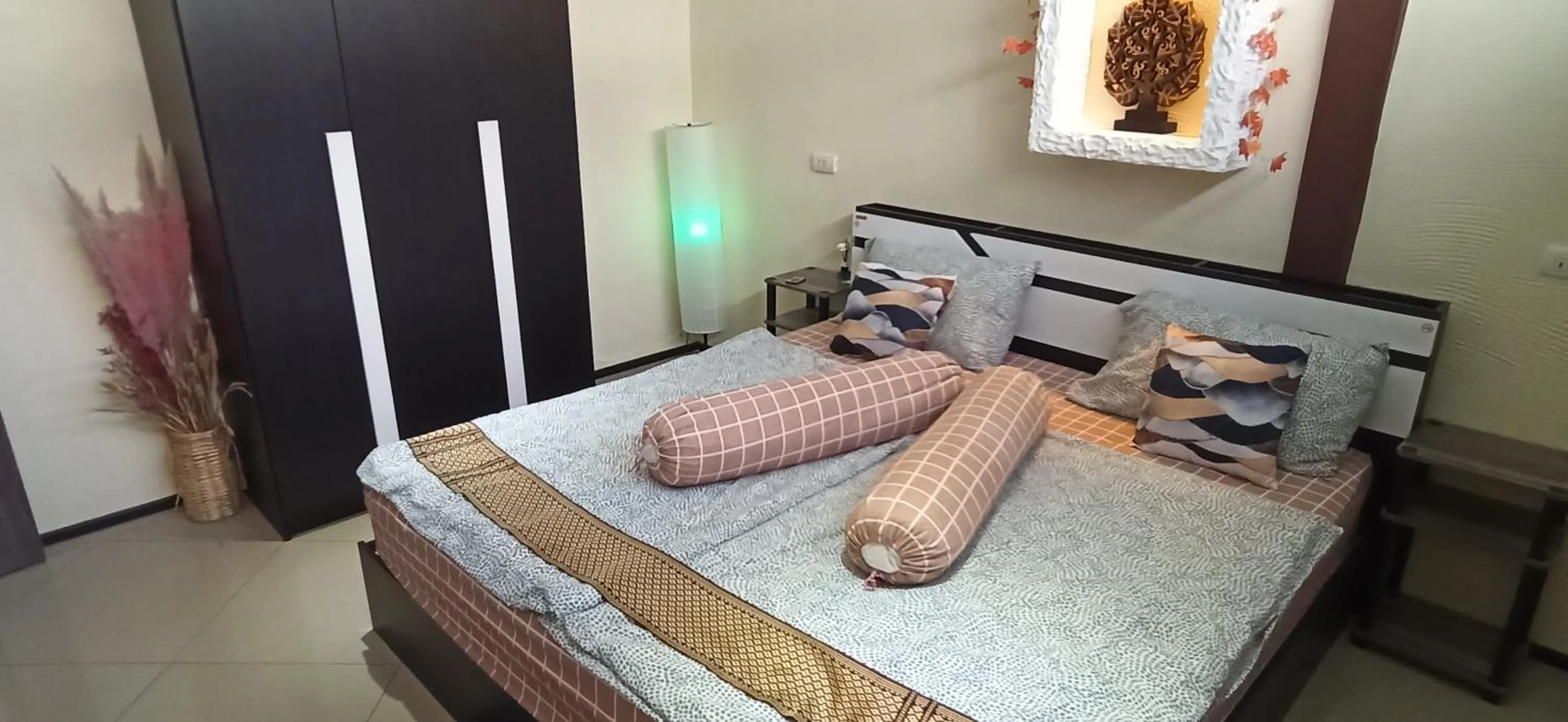 Bed in Touch the Wind