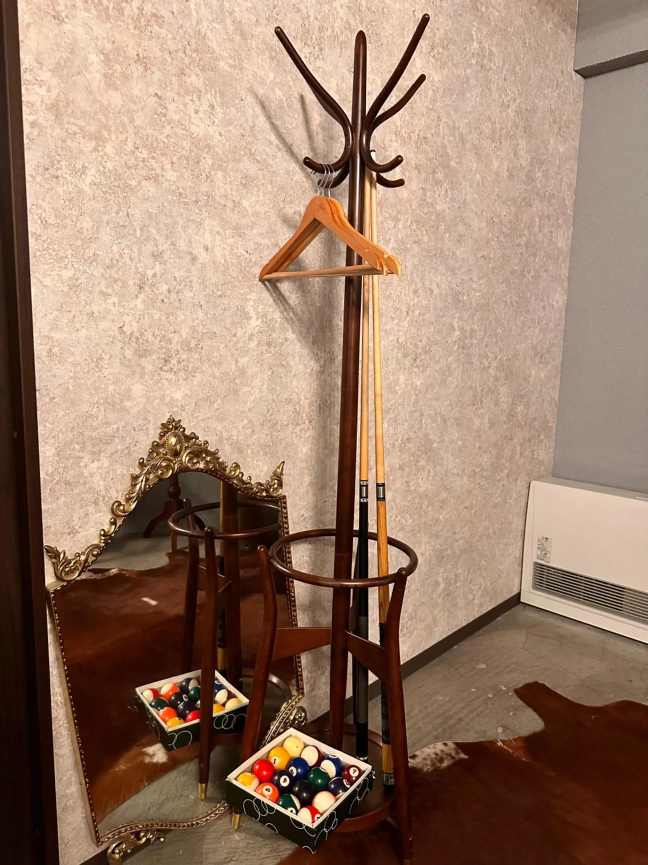 Decorative detail in Economy Hotel Upashi