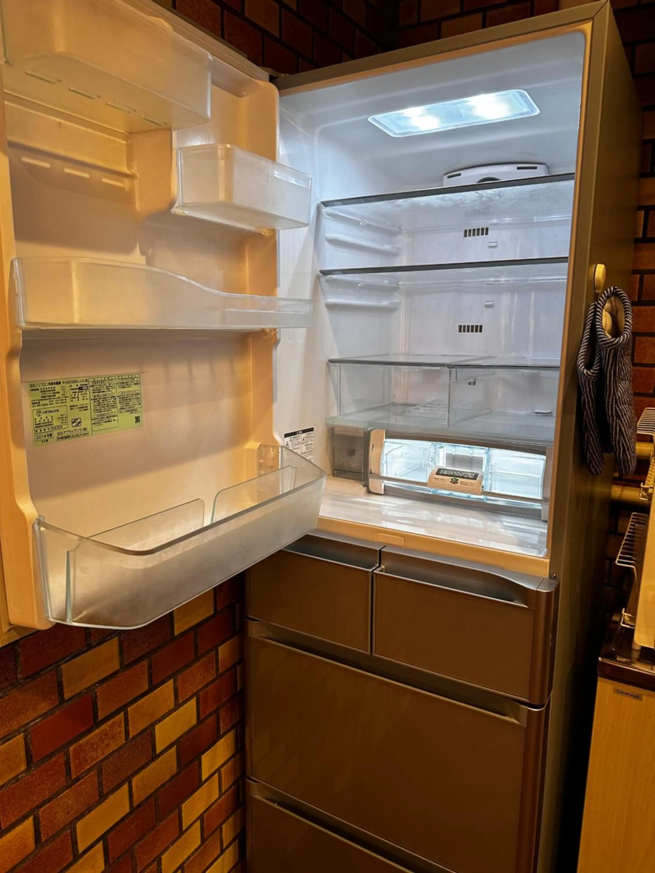 kitchen in Economy Hotel Upashi