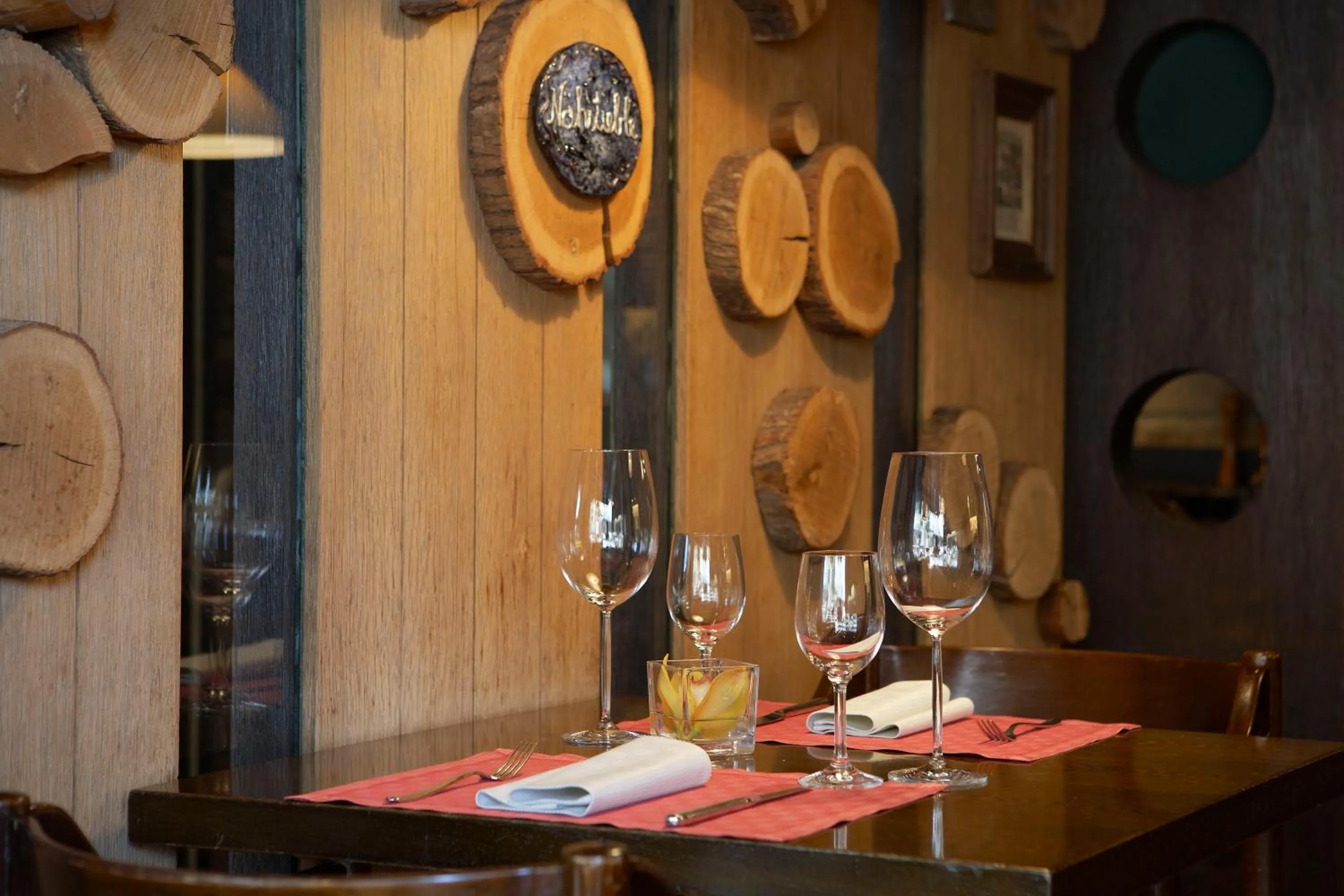 Restaurant/places to eat in Steigenberger Graf Zeppelin