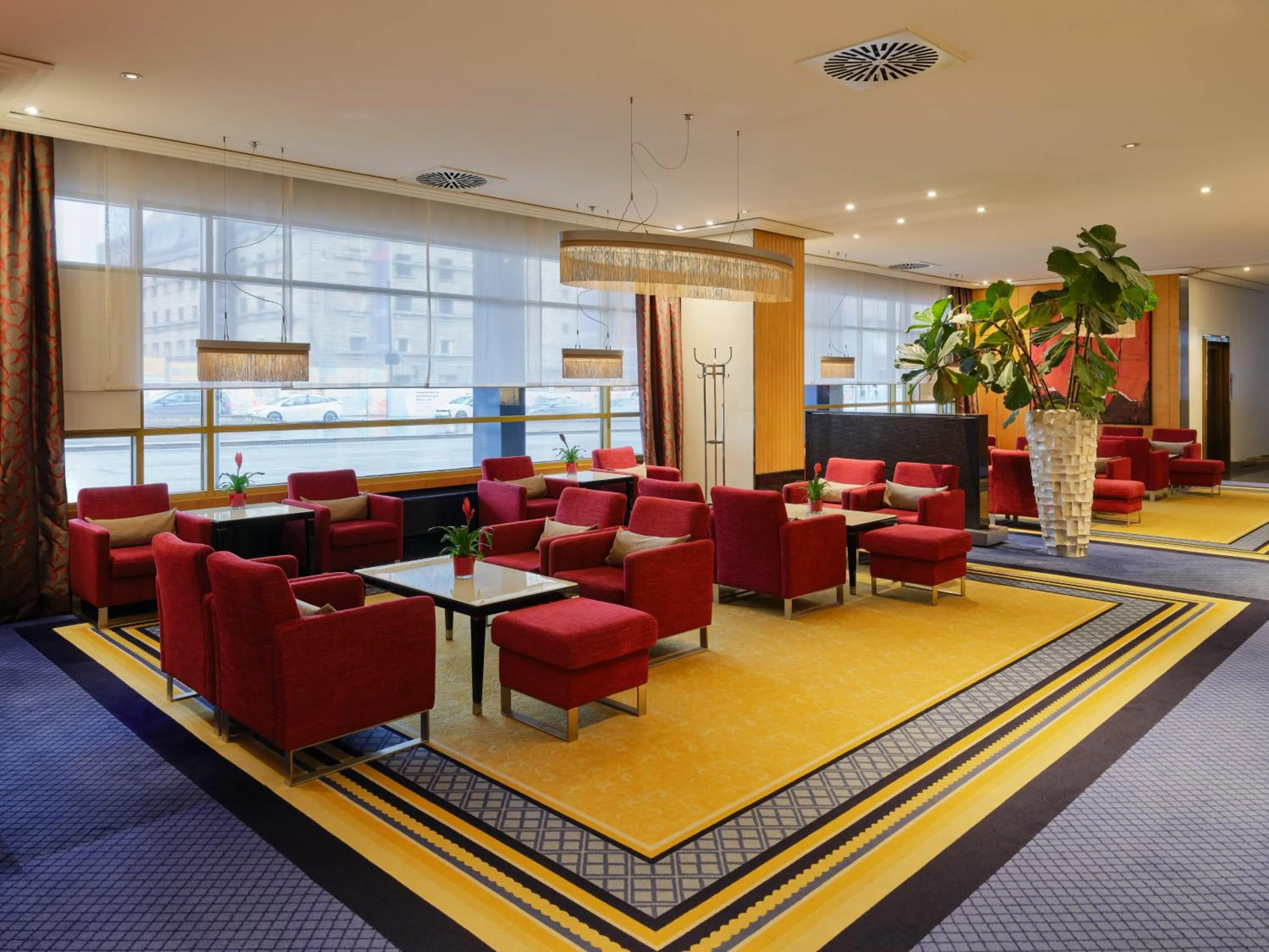 Lounge or bar in Steigenberger Graf Zeppelin