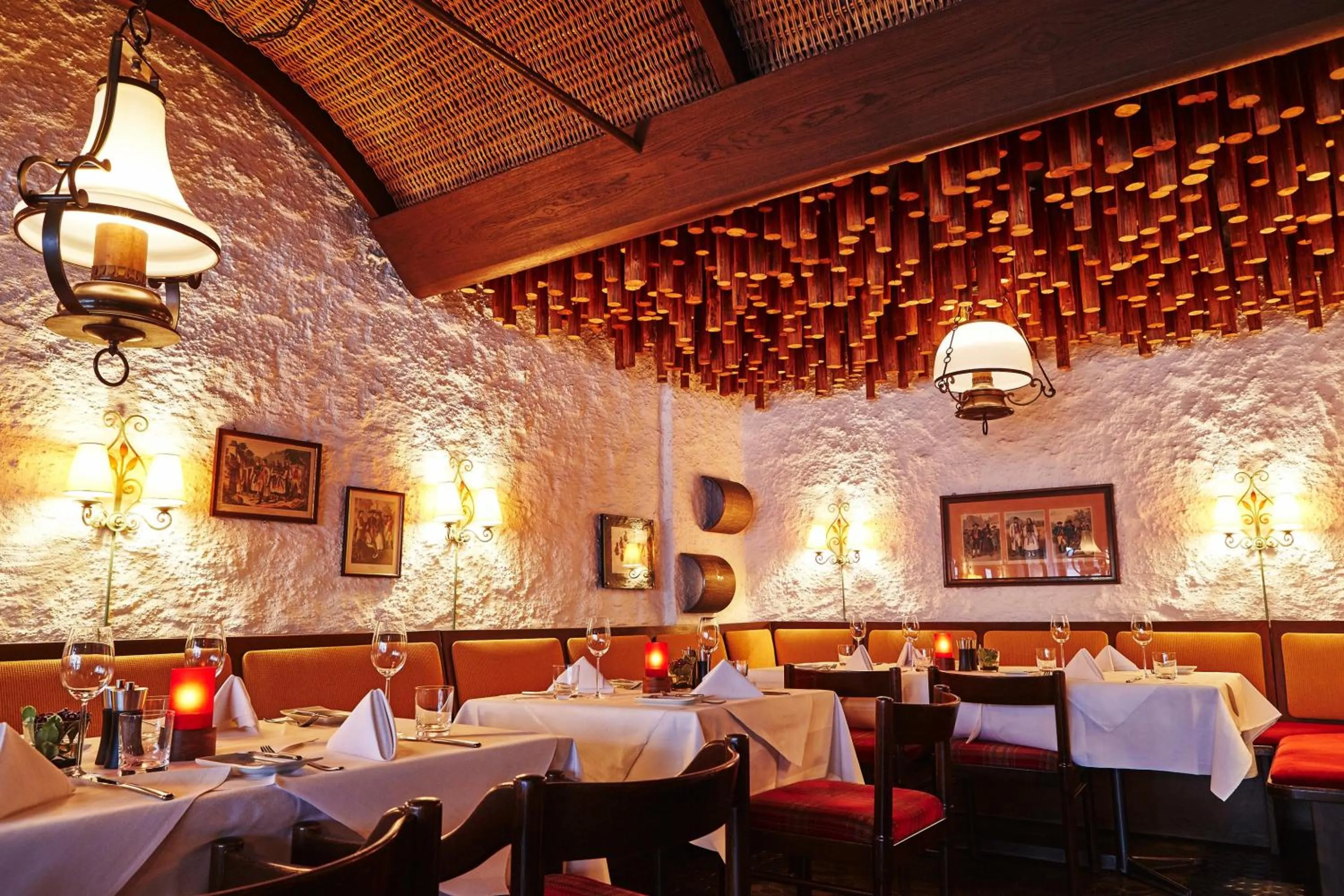 Restaurant/places to eat in Steigenberger Graf Zeppelin