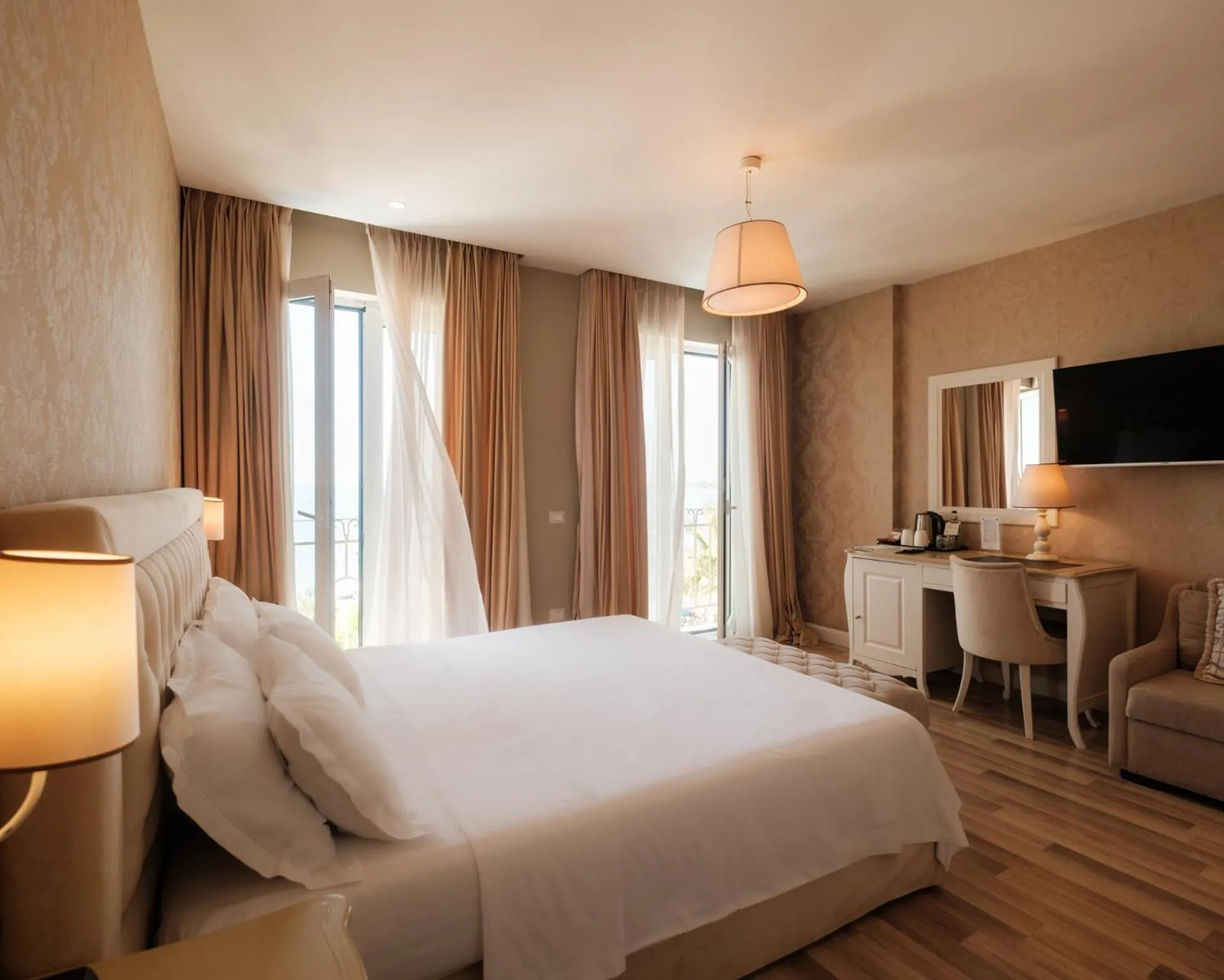 Bedroom, Bed in Palace Hotel & SPA