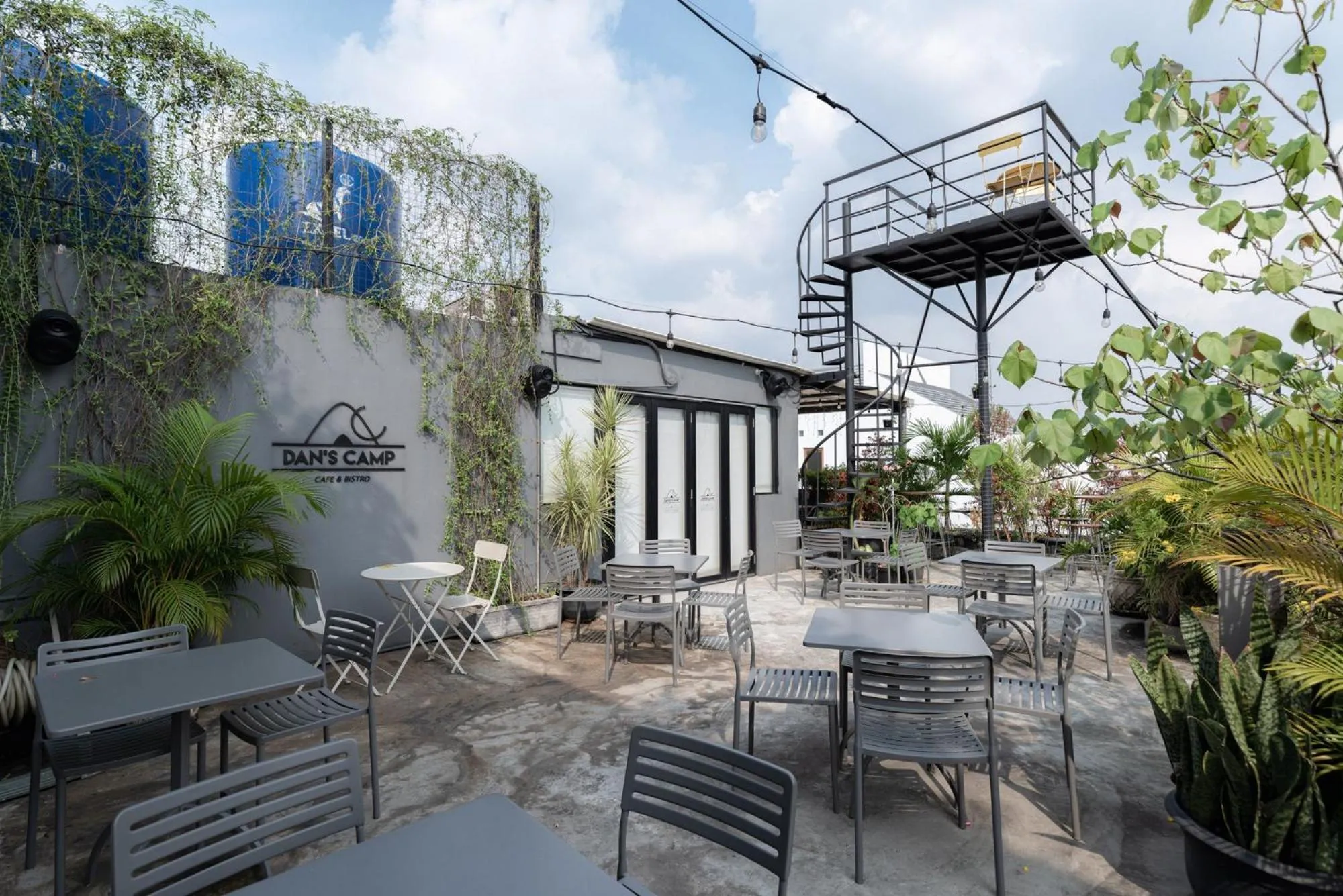 Property building in RedDoorz near Puri Indah Lippo Mall 2