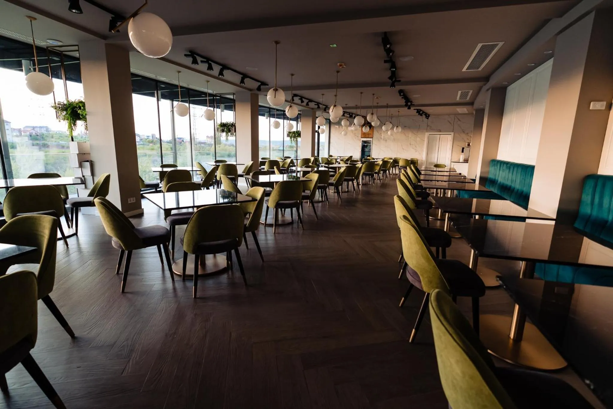 Restaurant/places to eat in Hotel Aventus