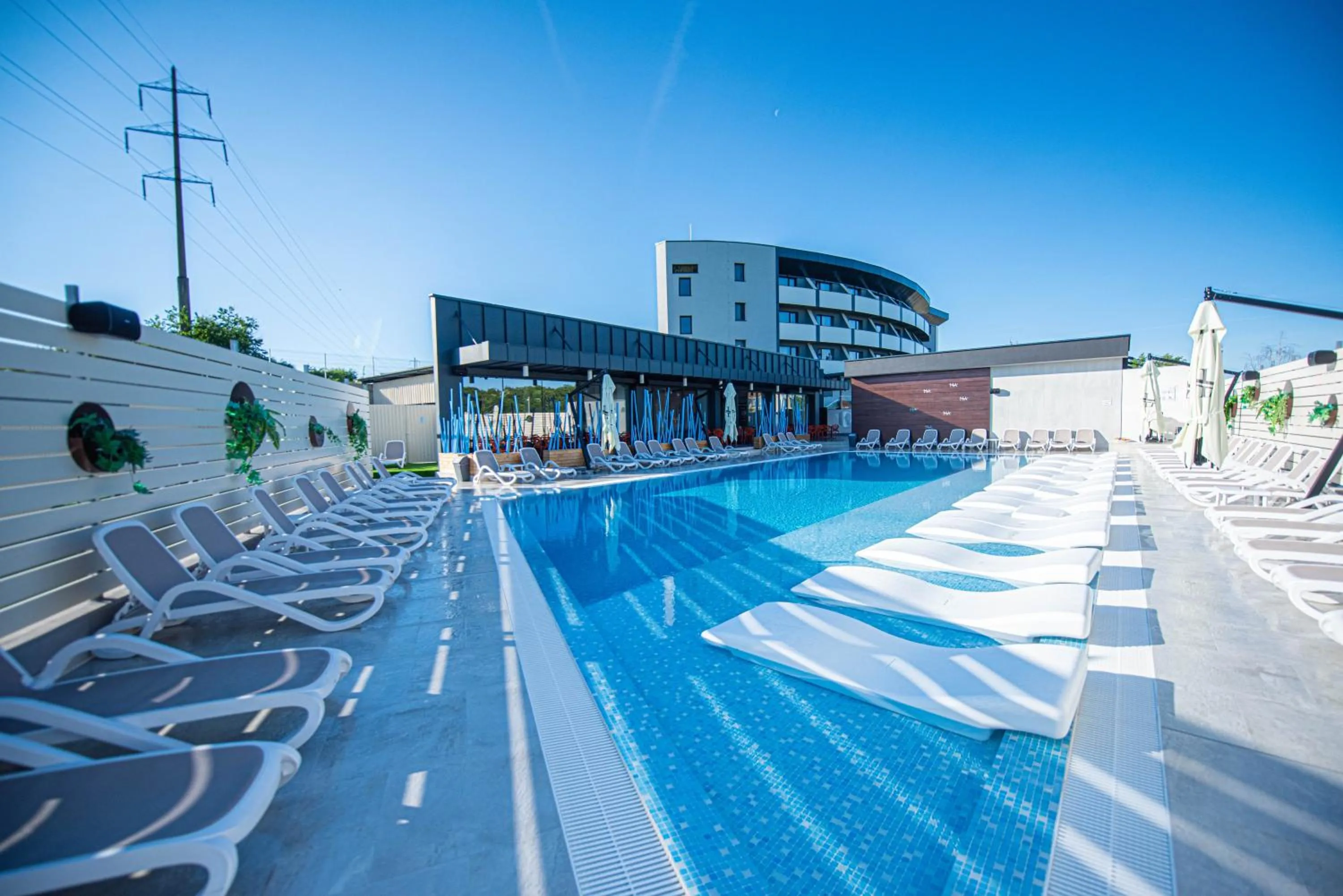 Swimming pool in Hotel Aventus