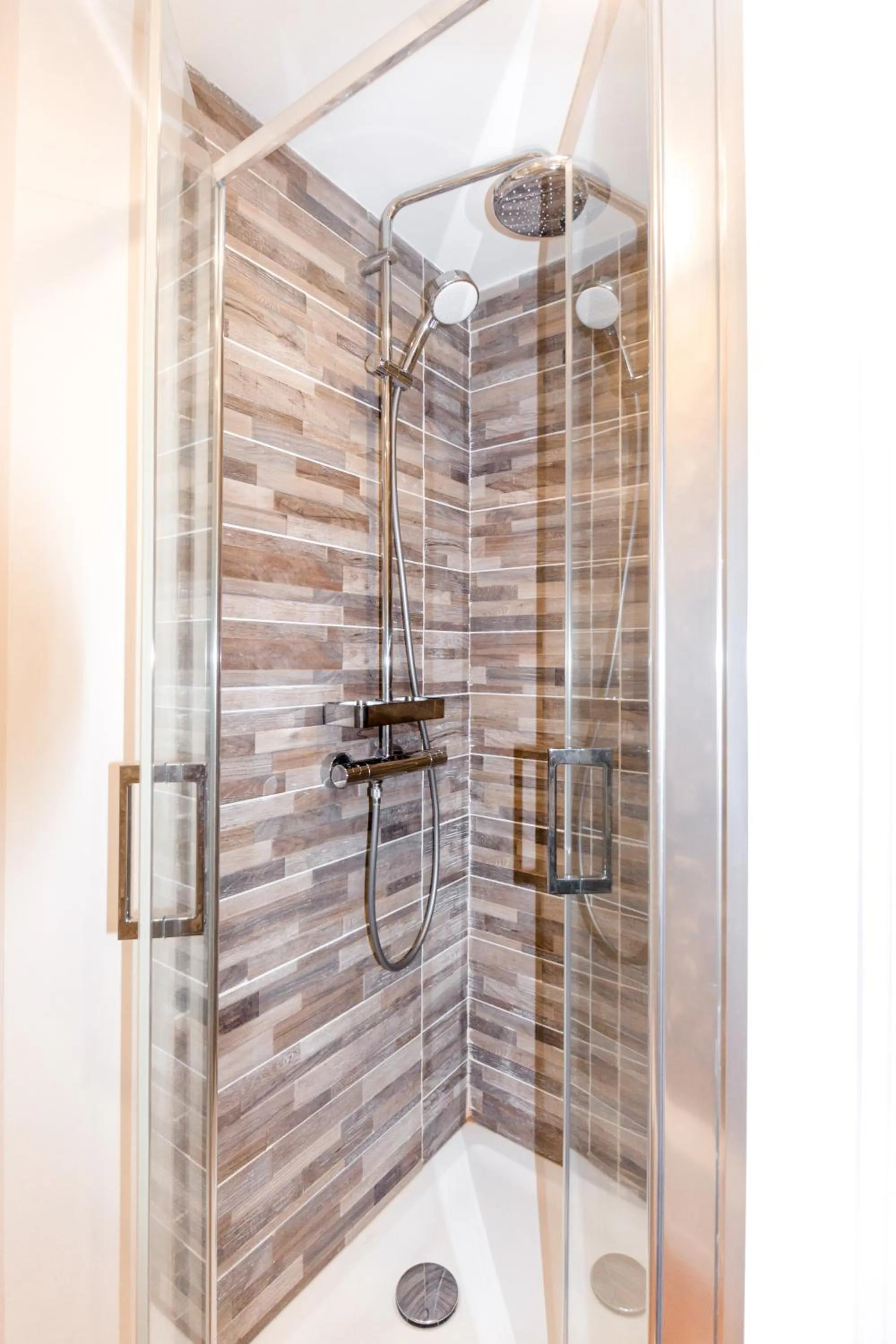 Shower in Au Bourg Neuf