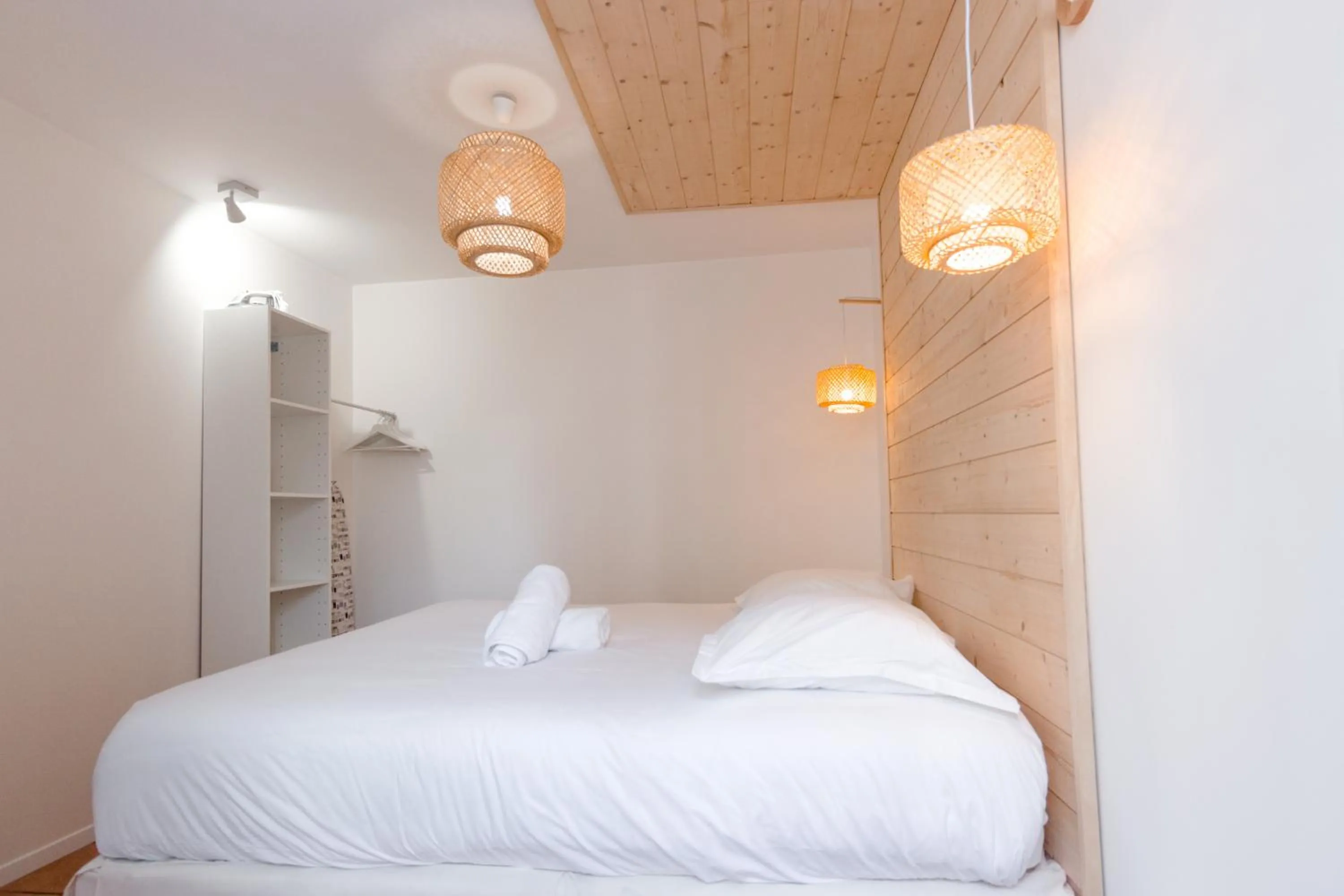 Bed in Au Bourg Neuf