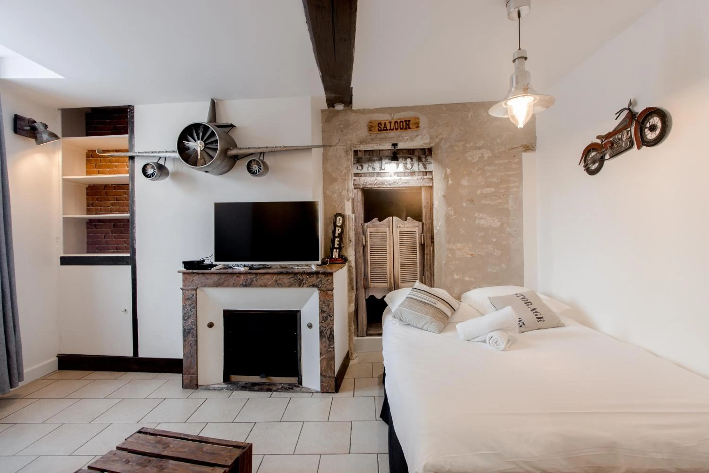 Bed in Au Bourg Neuf