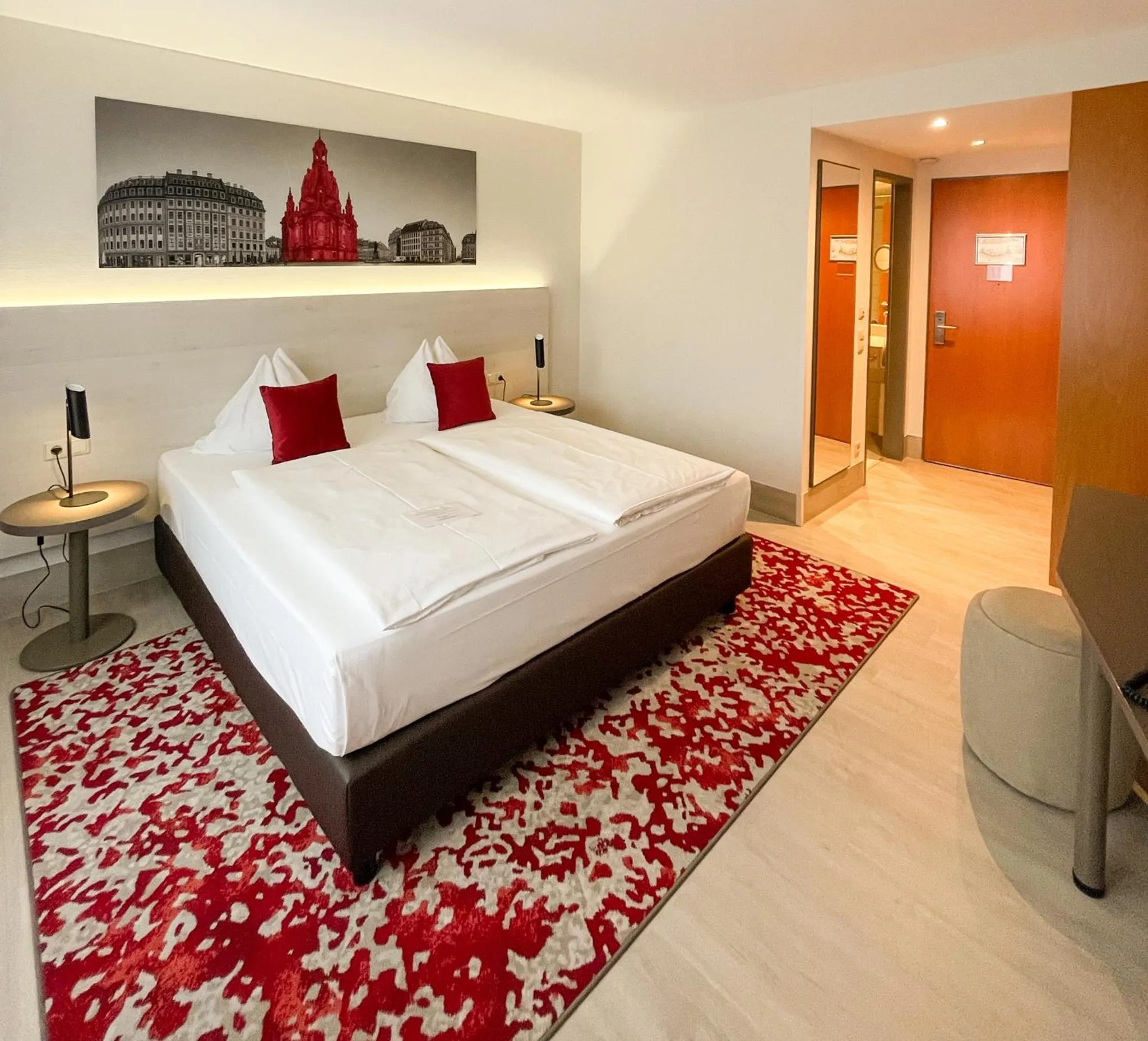 Photo of the whole room, Bed in Ramada by Wyndham Dresden