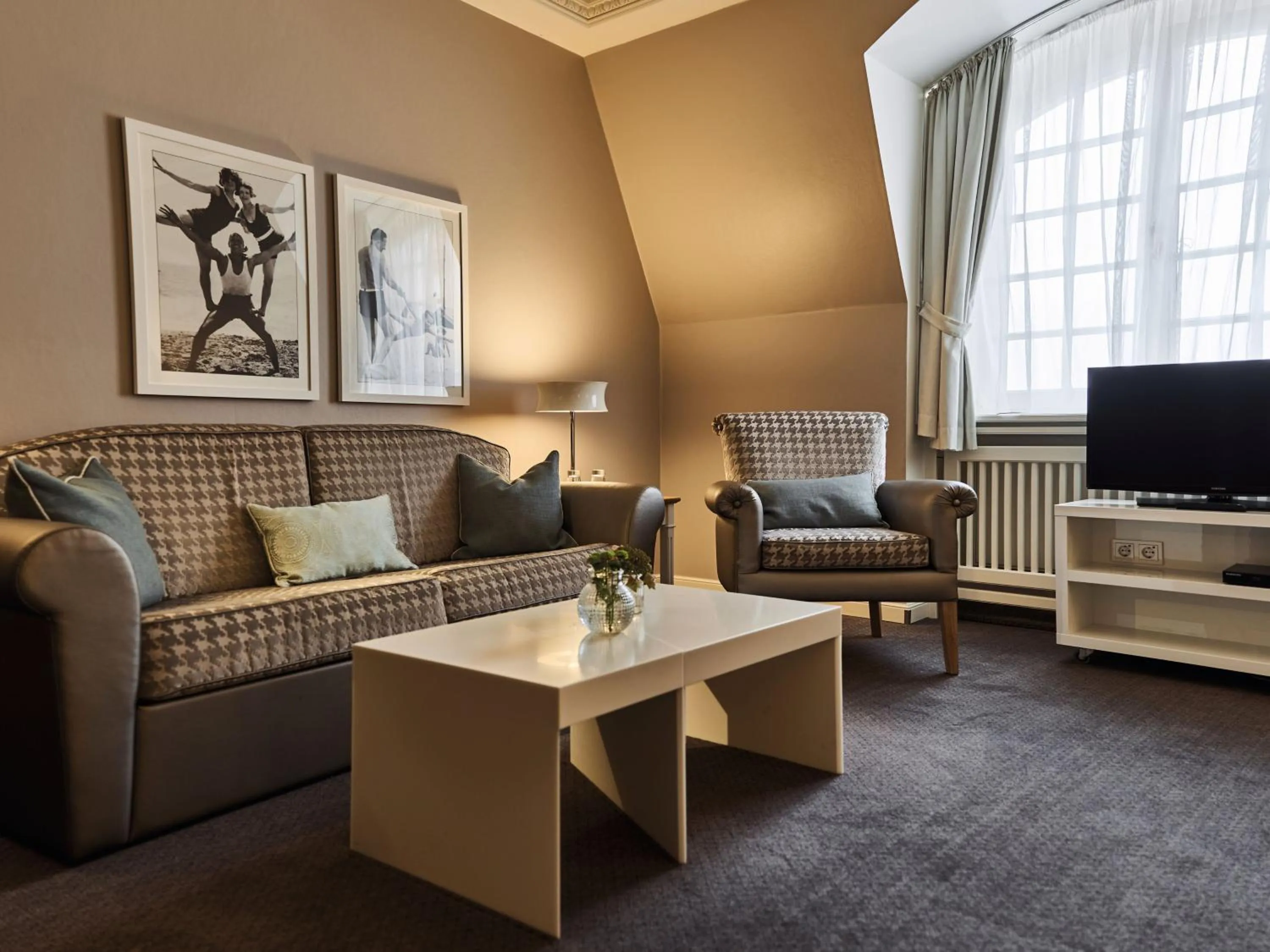 TV and multimedia in A-ROSA Kurhaus Binz