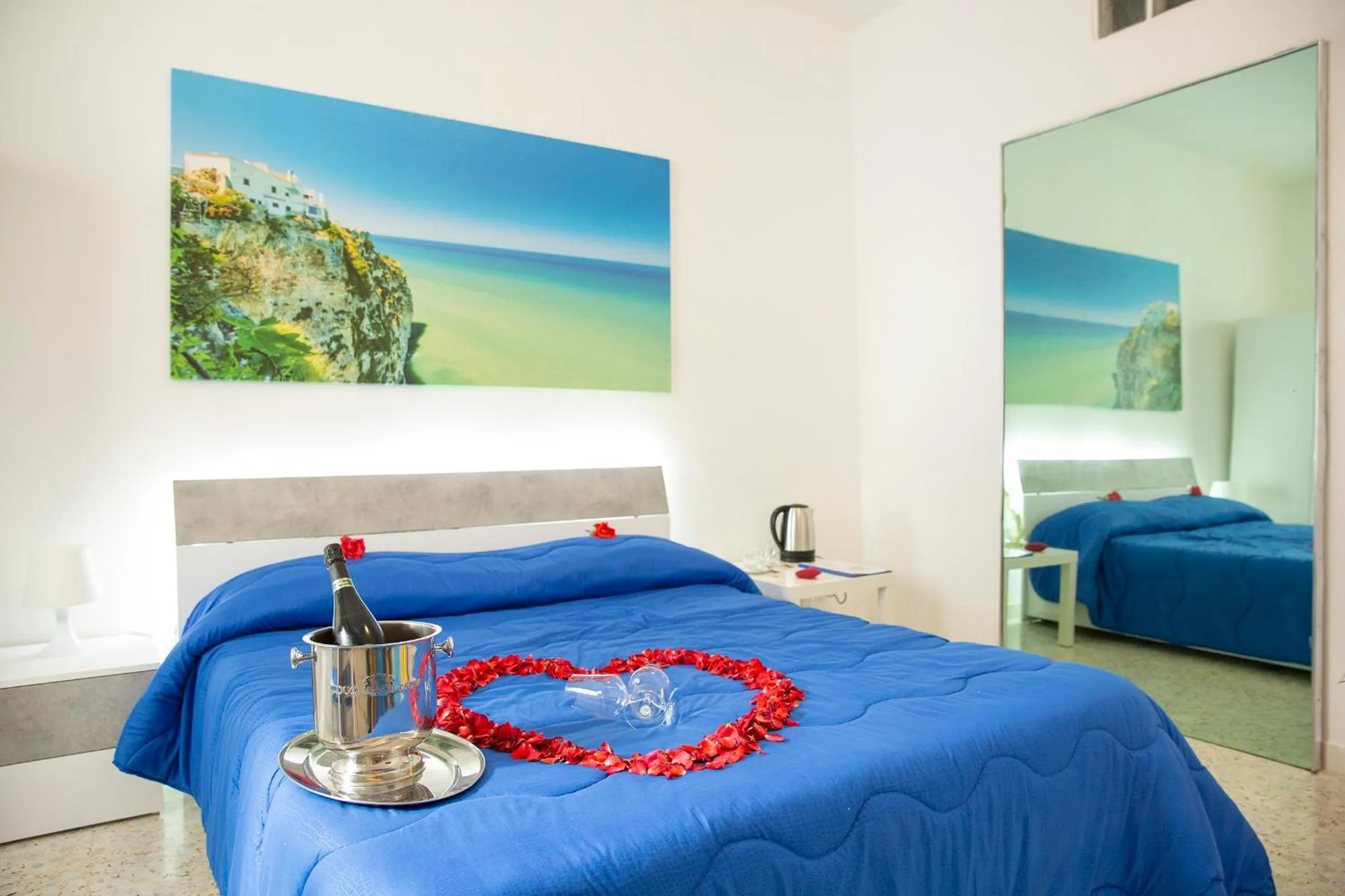 Bed in Anna e Augusto B&B --Embrace the world--4-minute walk from the Old Town丨Authentic local experience丨English-speaking staff and Wi-Fi - free shuttle to the station