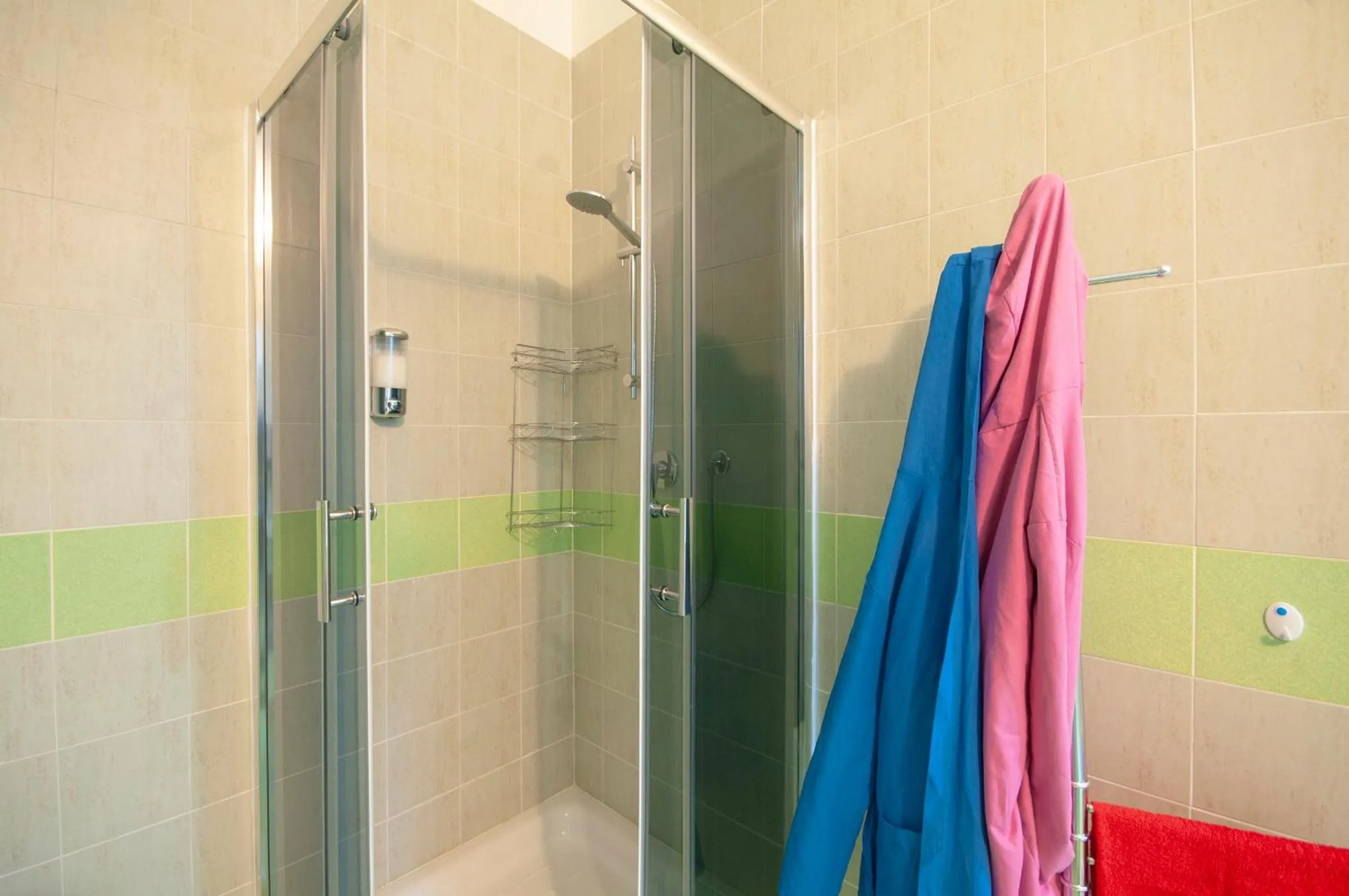 Bathroom in Anna e Augusto B&B --Embrace the world--4-minute walk from the Old Town丨Authentic local experience丨English-speaking staff and Wi-Fi - free shuttle to the station