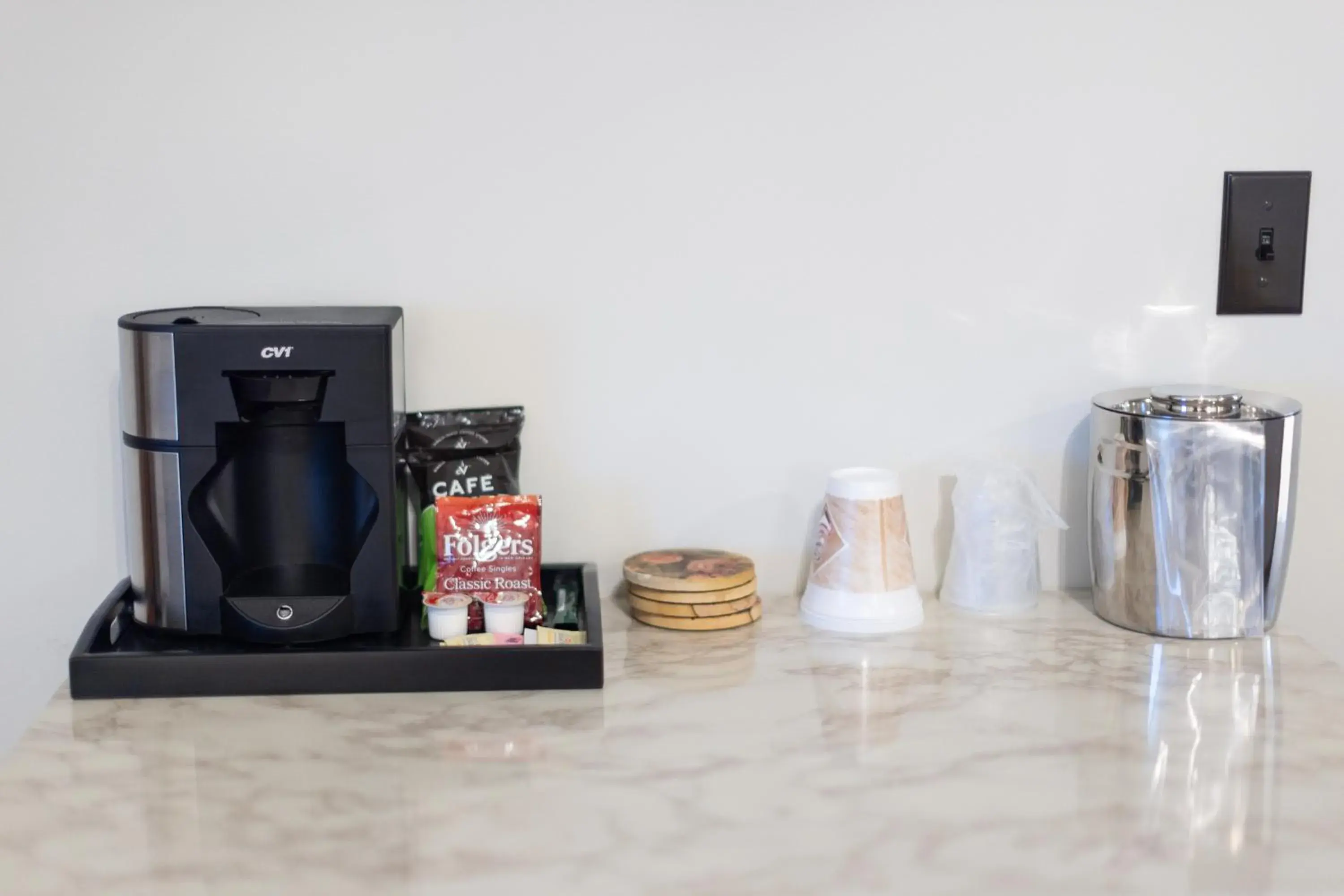 Standard King Room in Hillside Villa Ohio Standard King Room in Hillside Villa Ohio