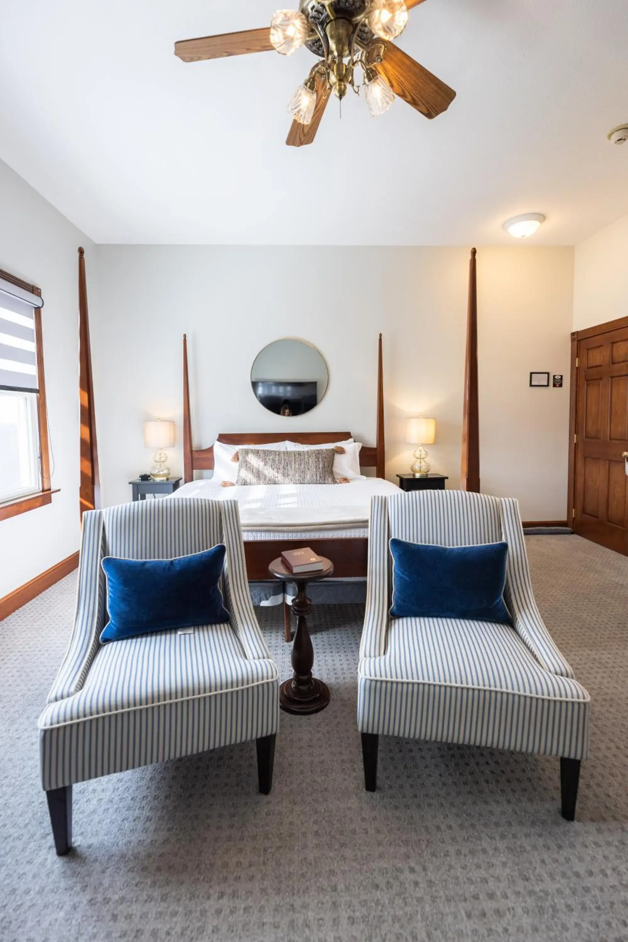 Standard King Room in Hillside Villa Ohio Standard King Room in Hillside Villa Ohio