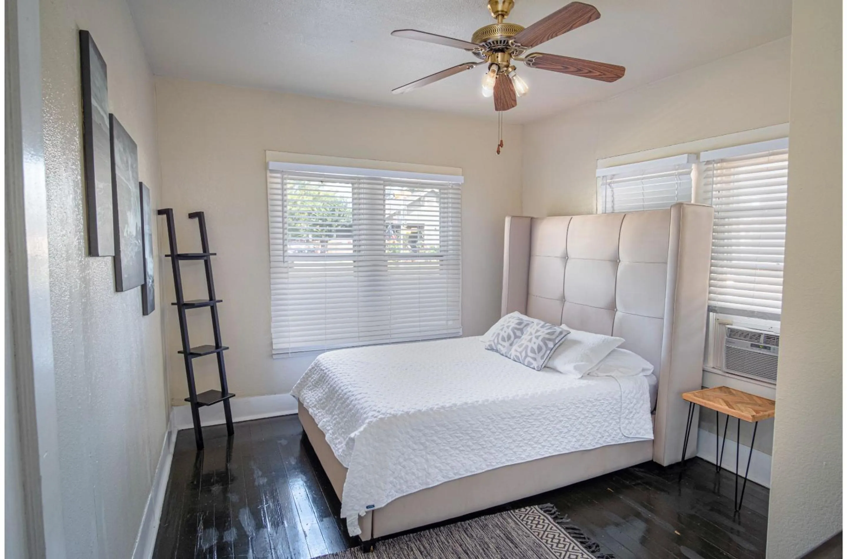 Bed in Brand New Listing! Cozy Historic House 5min*DT