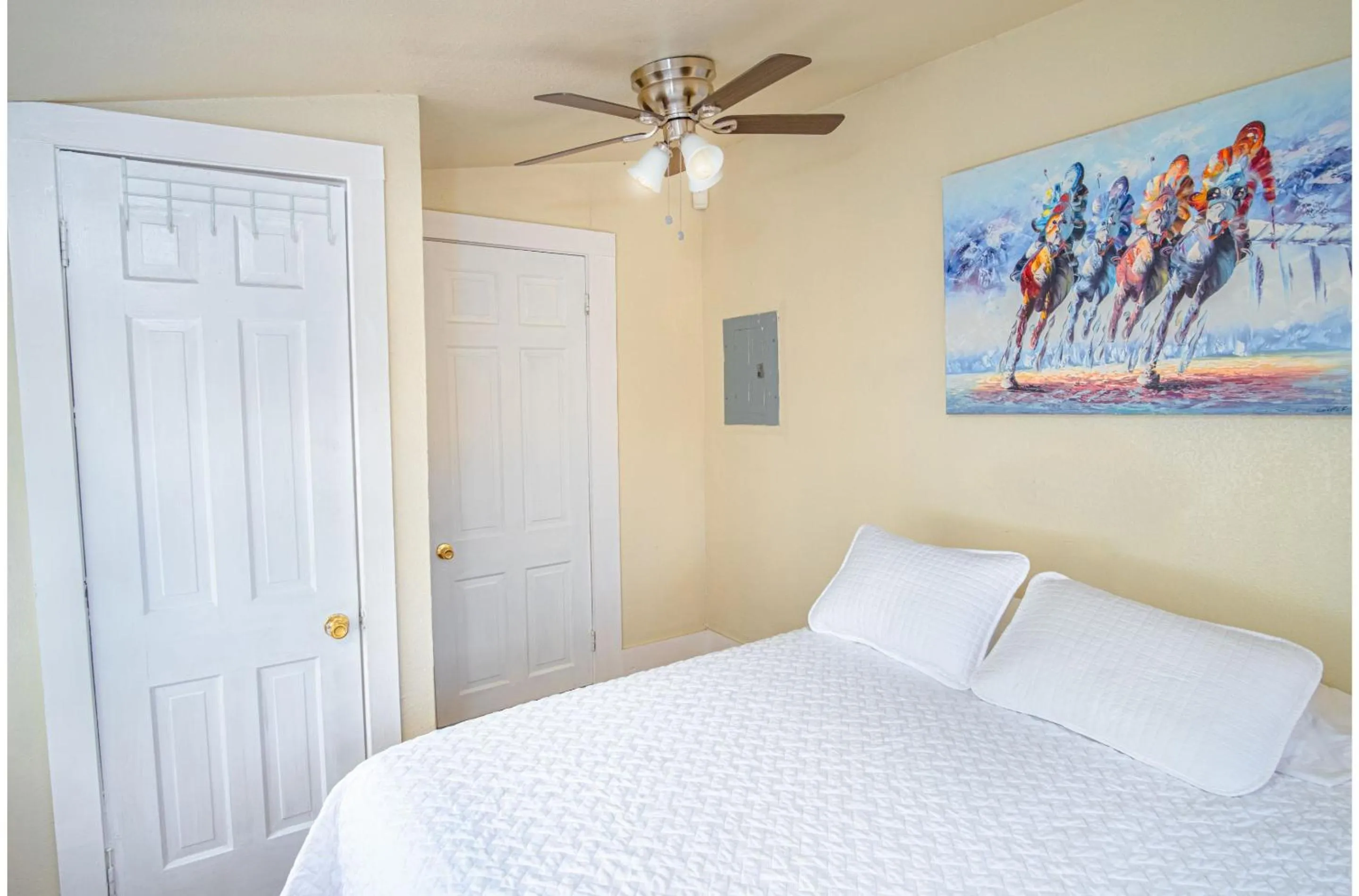 Bed in Brand New Listing! Cozy Historic House 5min*DT