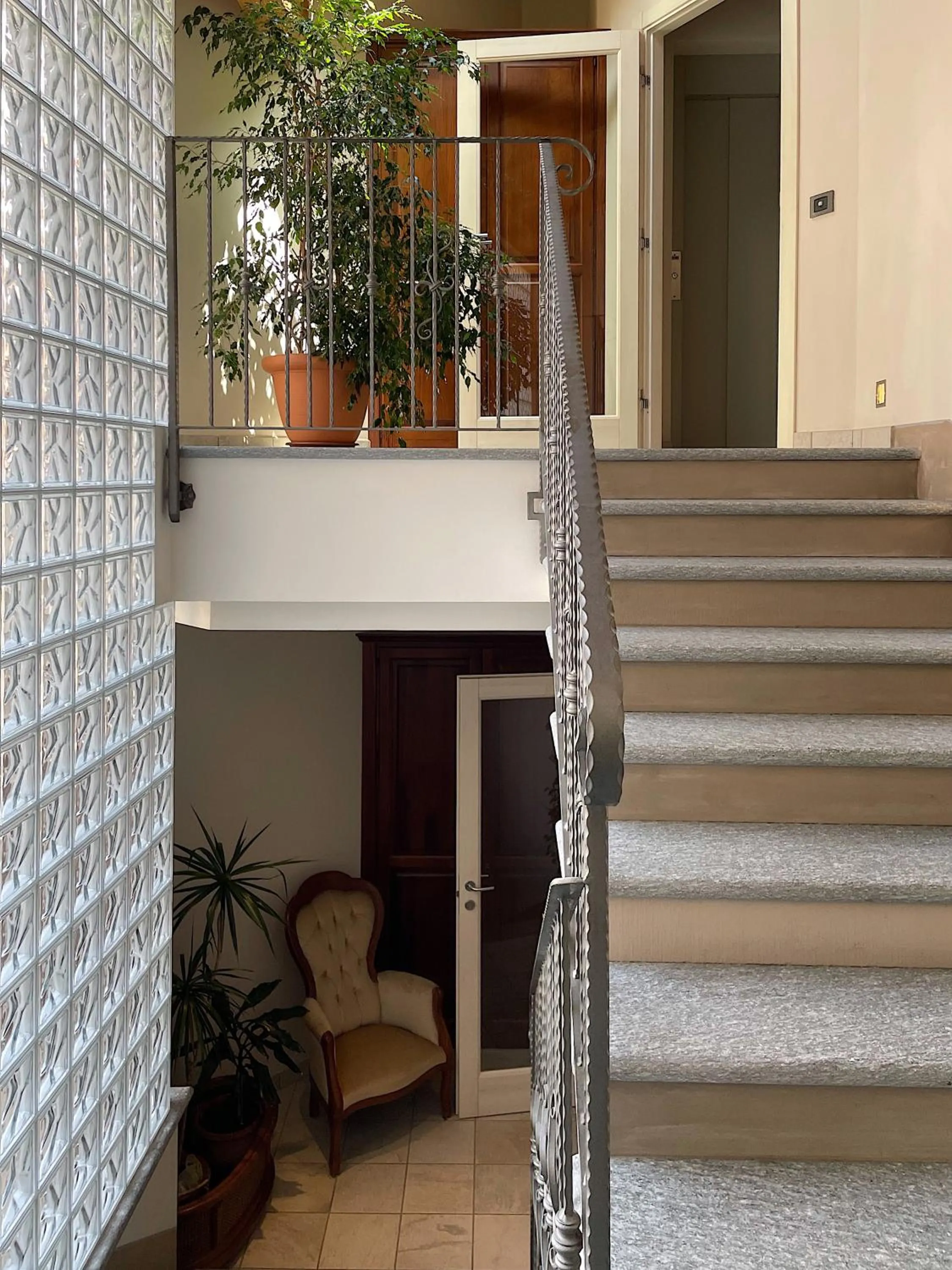 Inner courtyard view in La Rocca