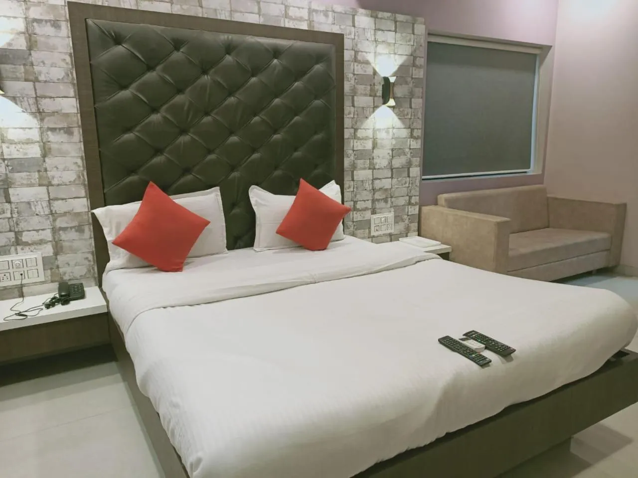 Bedroom, Bed in HOTEL AIRPORT INN ONE