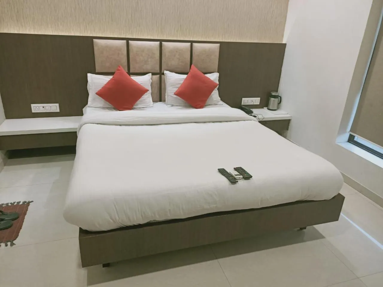 Bed in HOTEL AIRPORT INN ONE