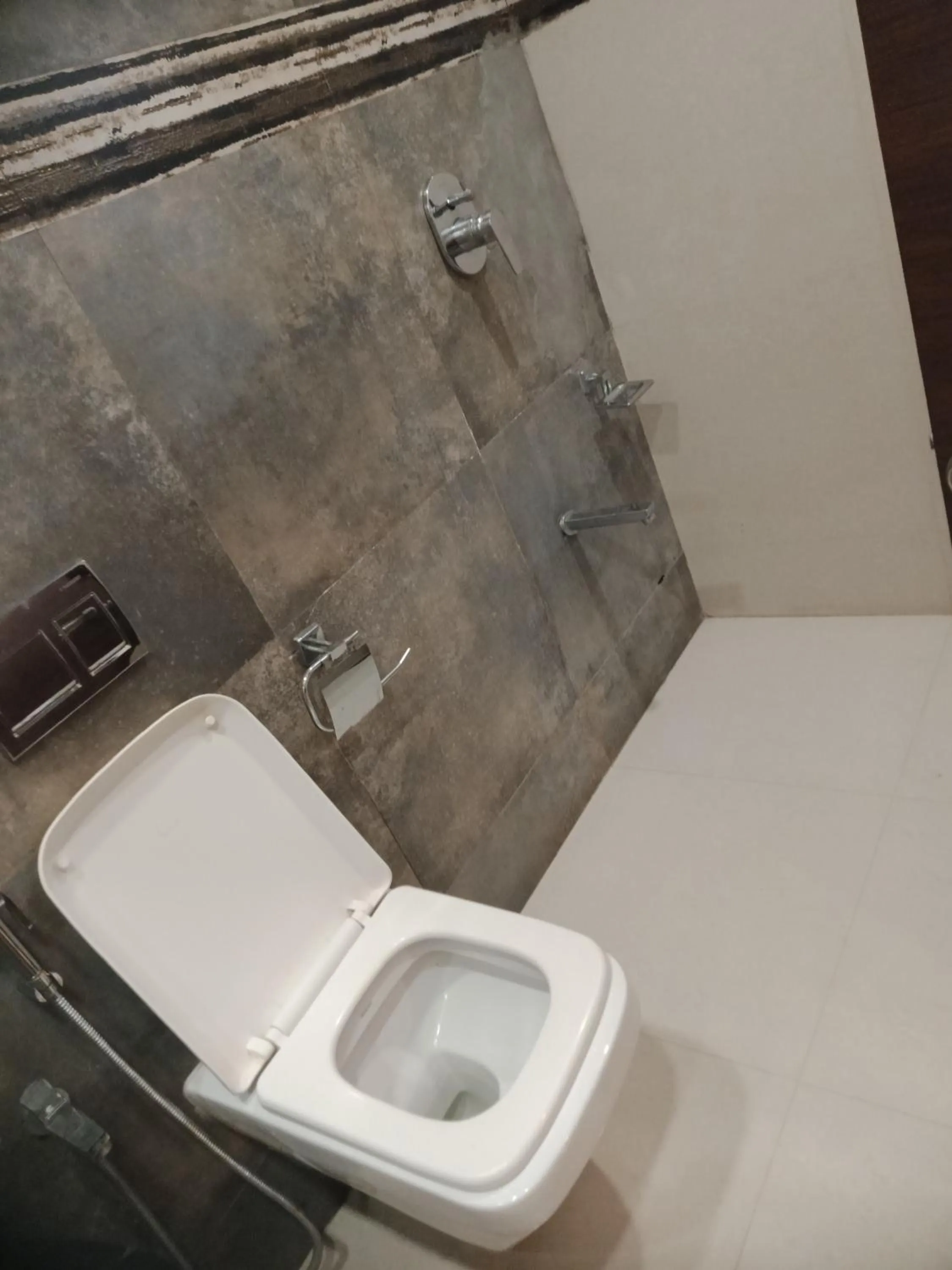 Toilet in HOTEL AIRPORT INN ONE