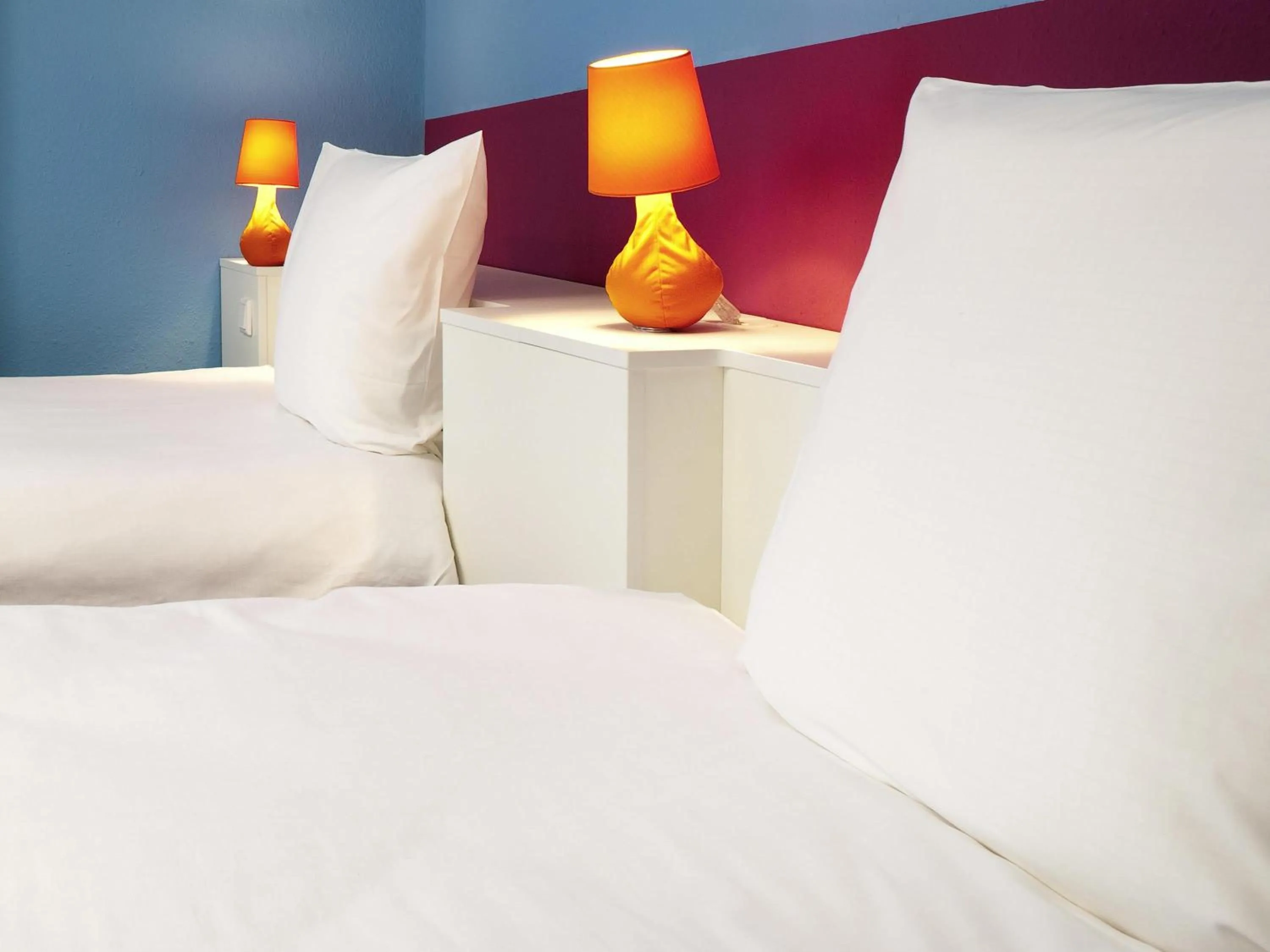 Bedroom, Bed in ibis Styles Duesseldorf-Neuss