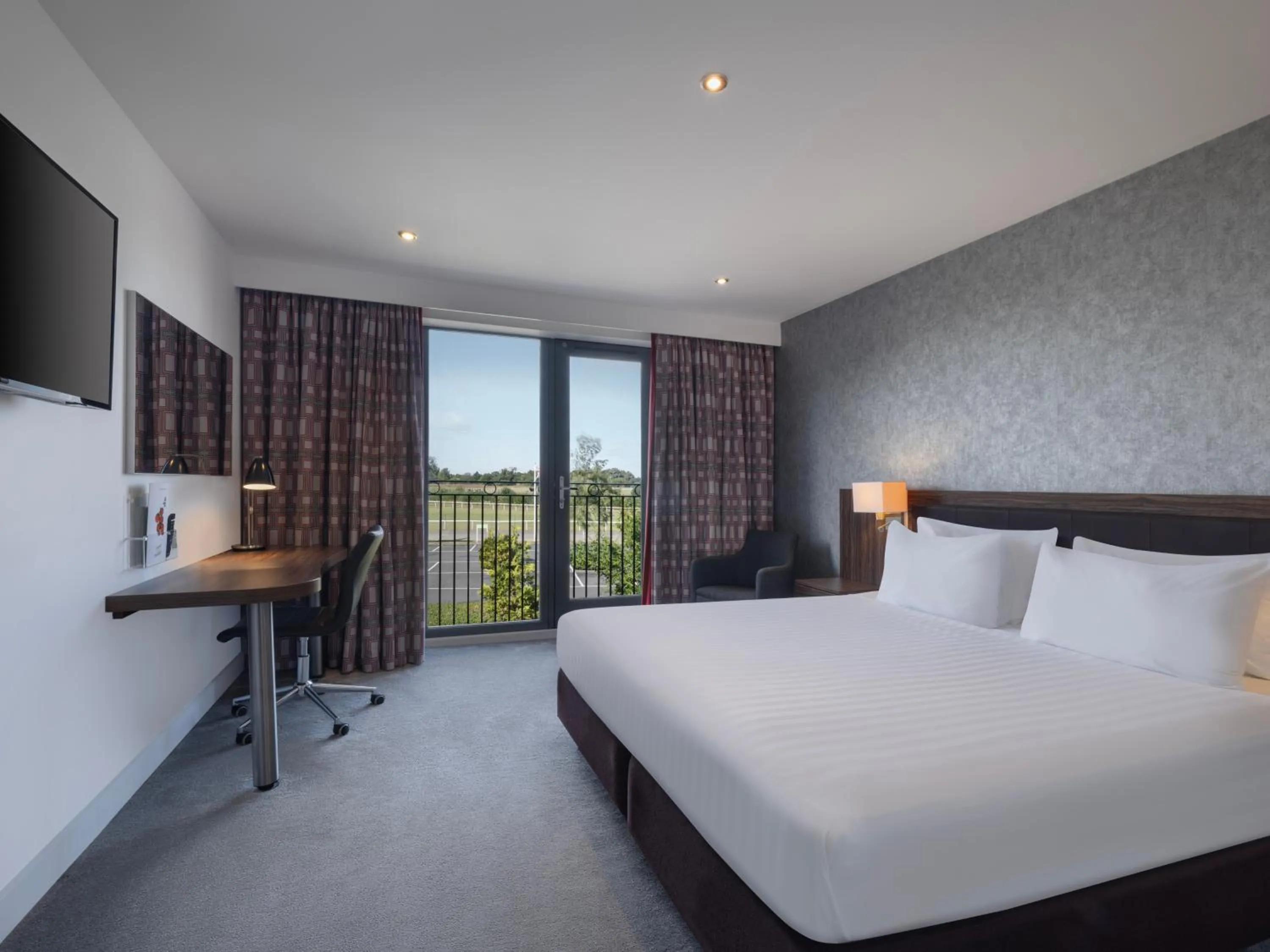 View (from property/room), Bed in Holiday Inn Huntingdon Racecourse by IHG