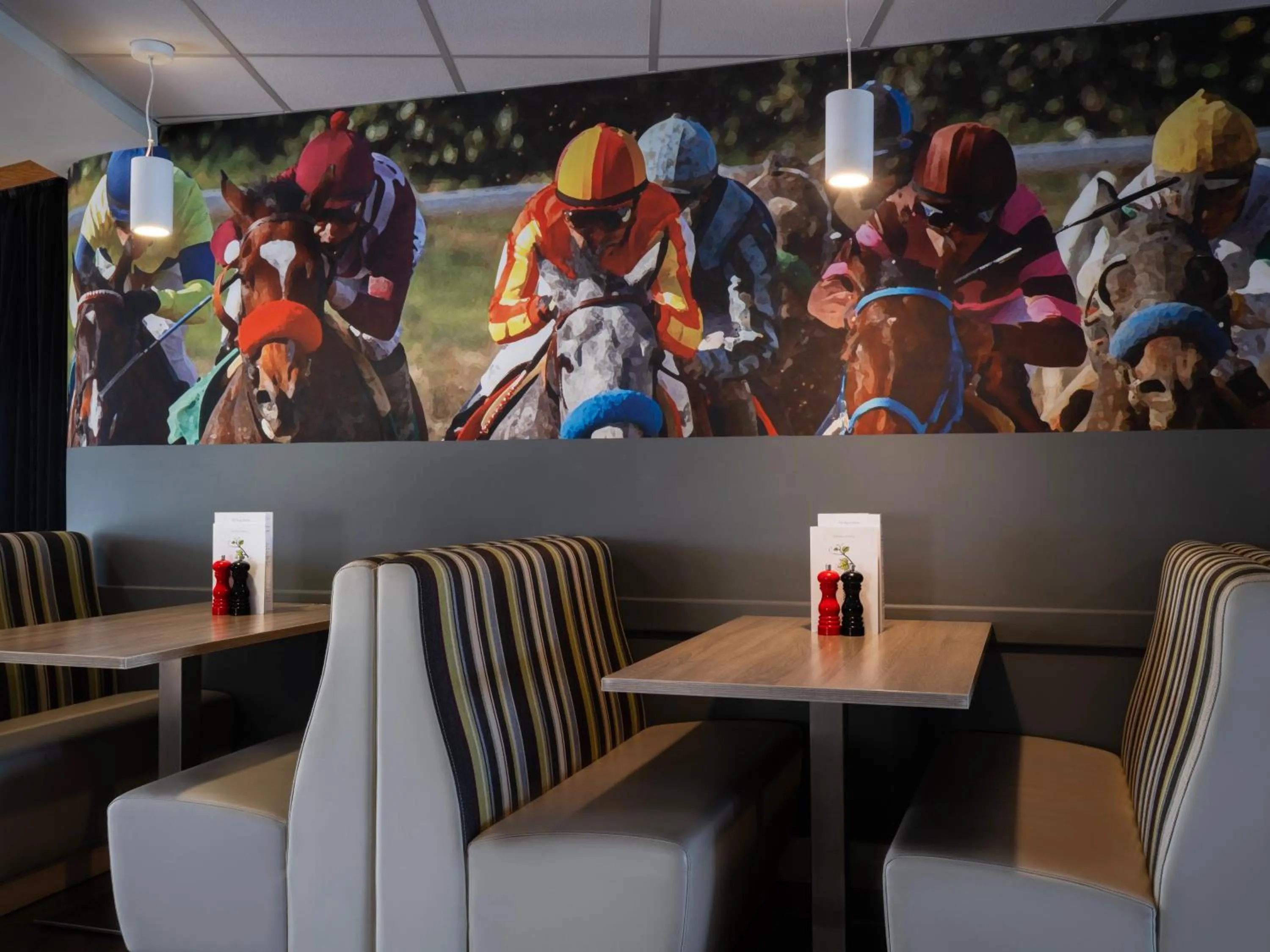 Restaurant/places to eat in Holiday Inn Huntingdon Racecourse by IHG