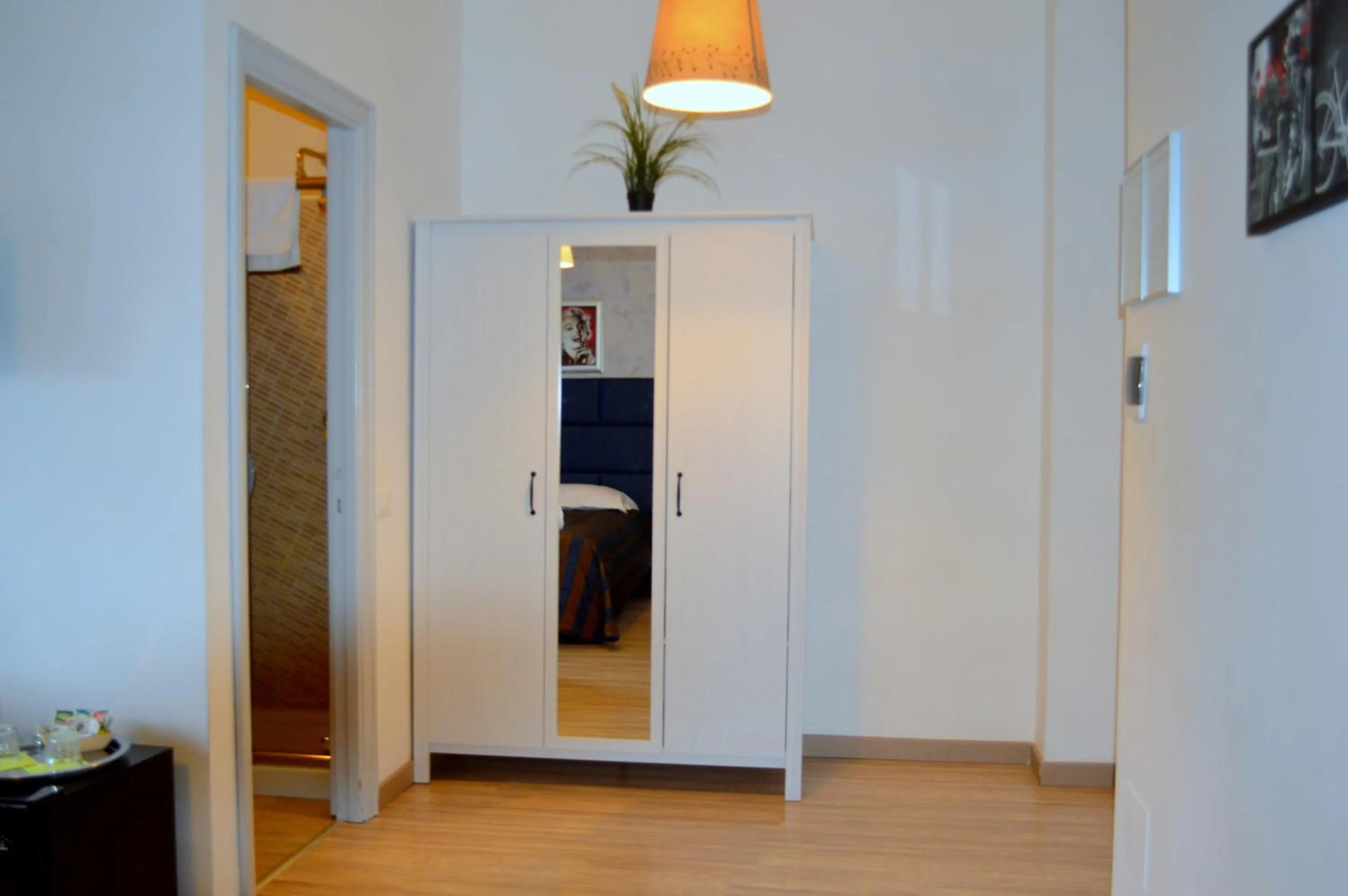 Photo of the whole room in Check-Inn Rooms