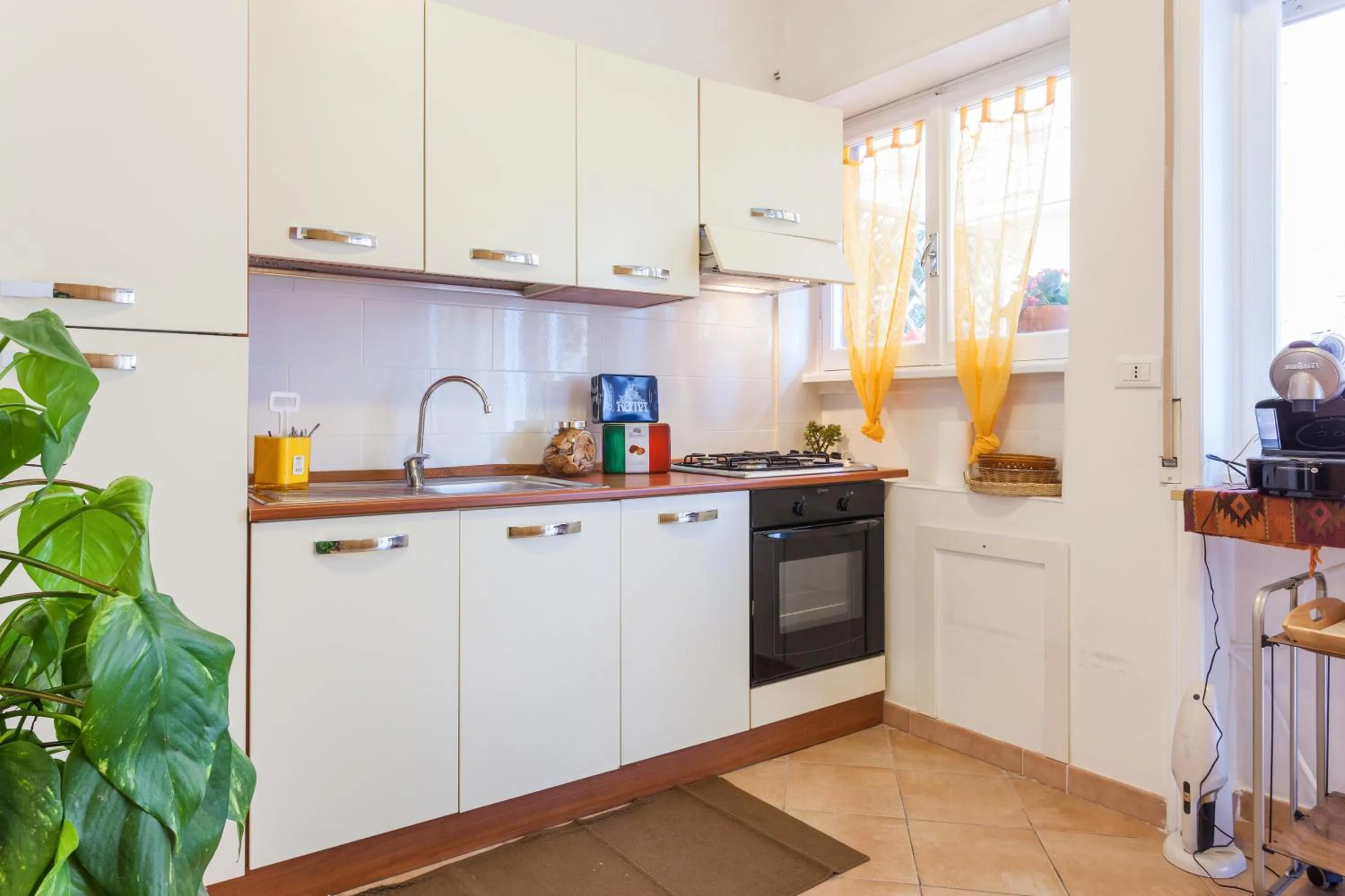 Kitchen or kitchenette in Check-Inn Rooms