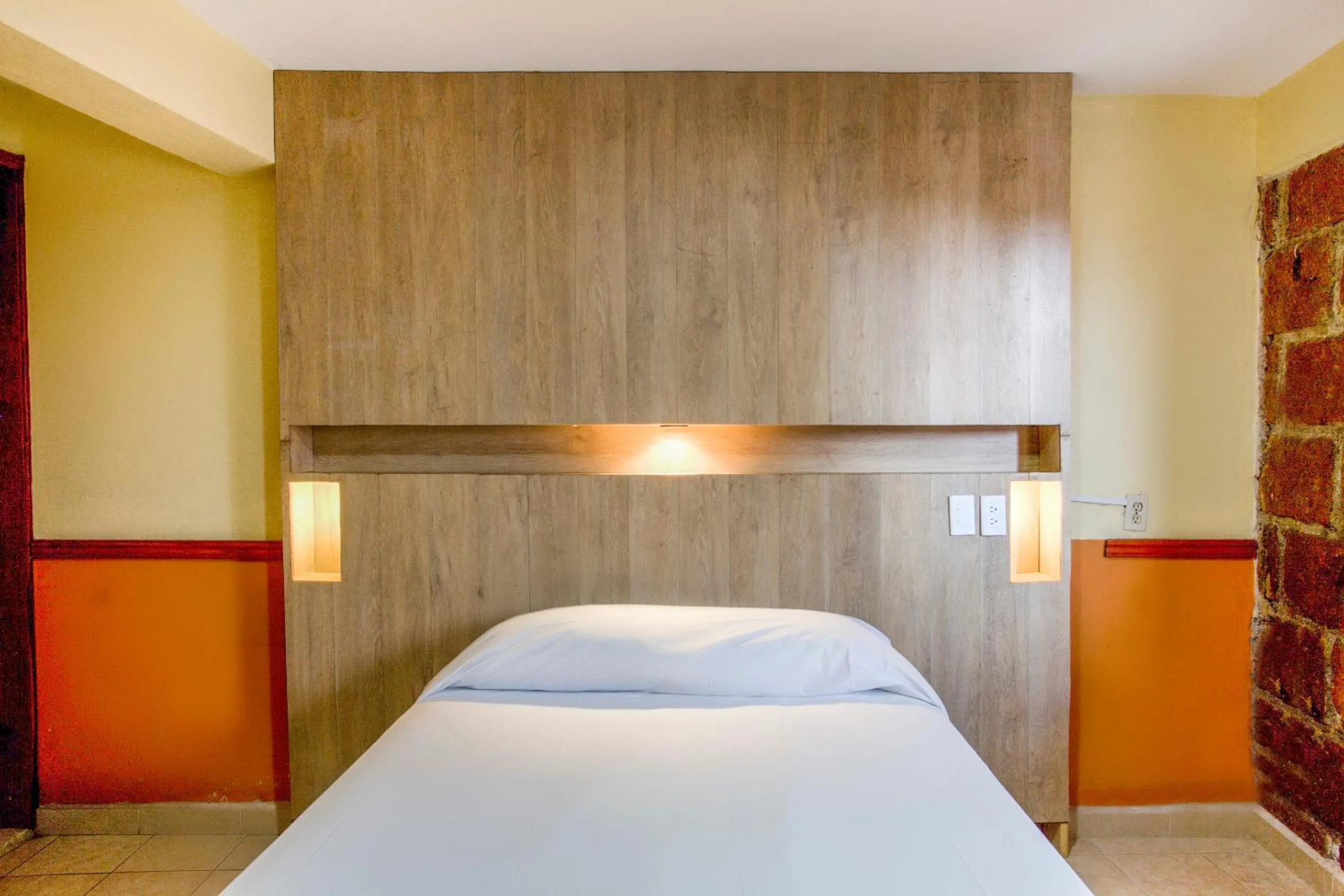 Bedroom, Bed in OYO Hotel San Agustin