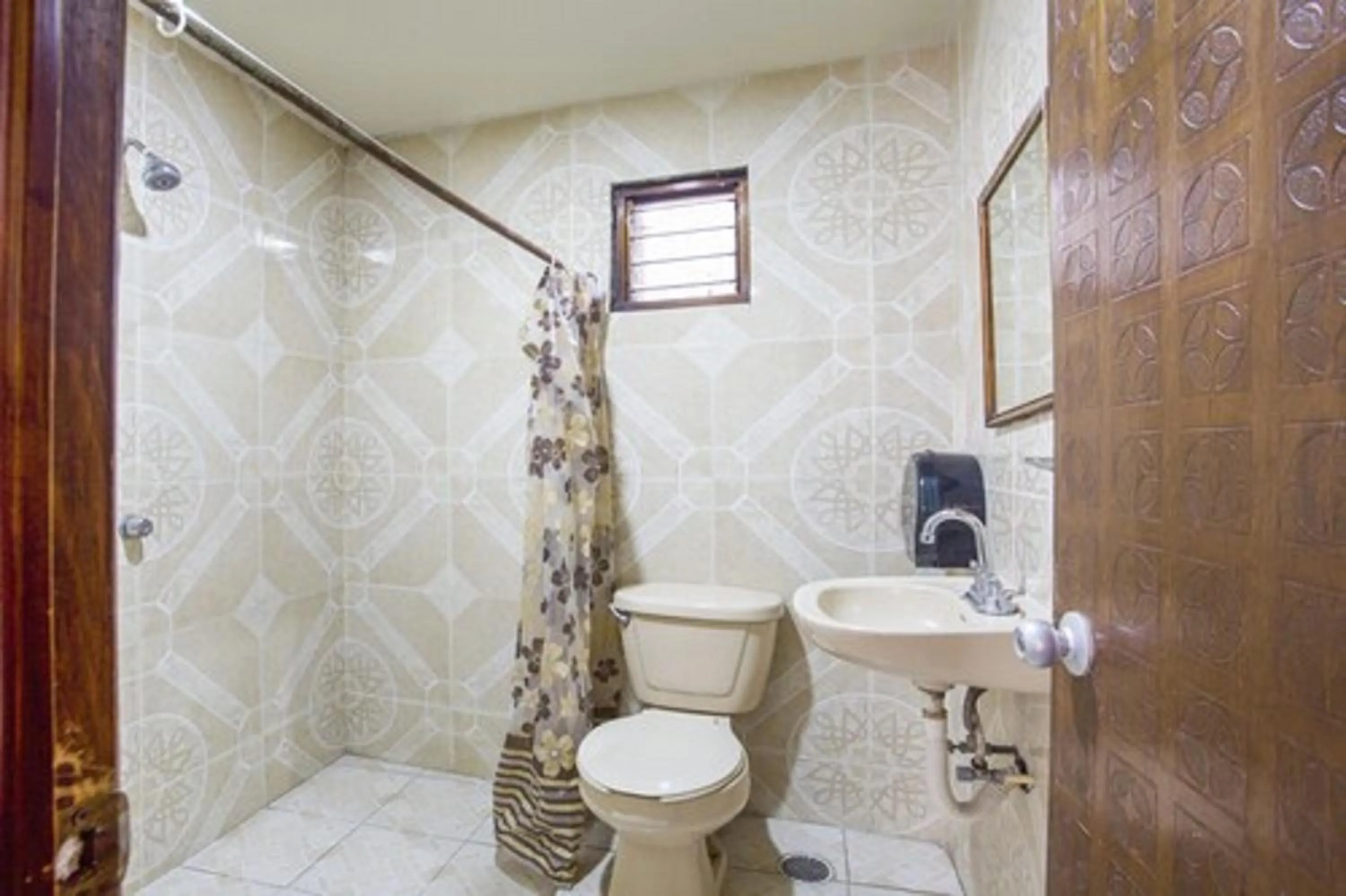 Bathroom in OYO Hotel San Agustin