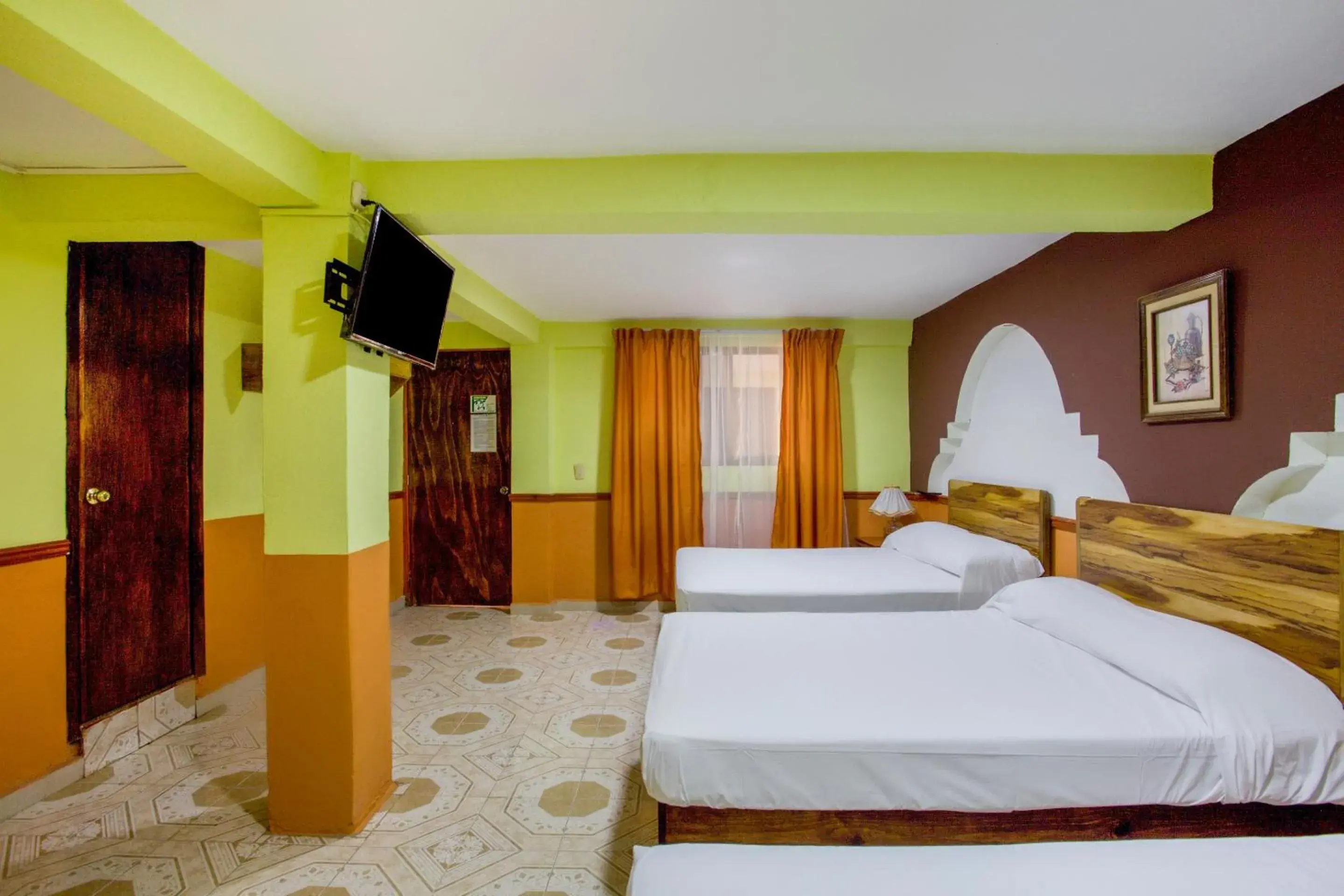 Standard Three beds in OYO Hotel San Agustin Standard Three beds in OYO Hotel San Agustin