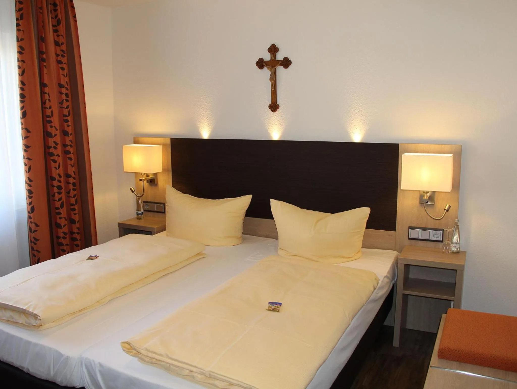 Cycling, Bed in Hotel Engel