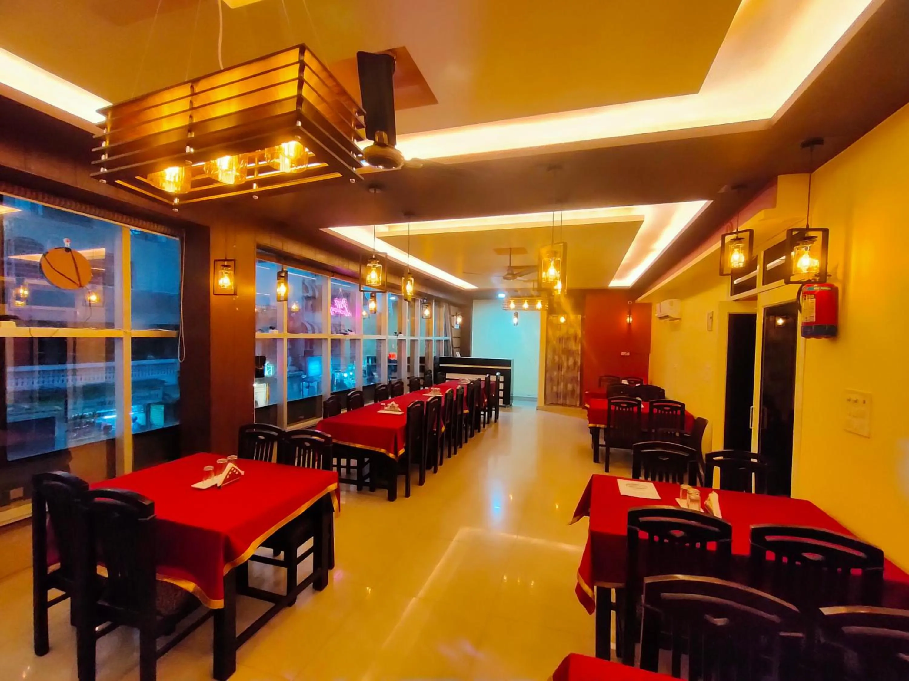 Restaurant/places to eat in Hotel Dev Bhoomi Inn
