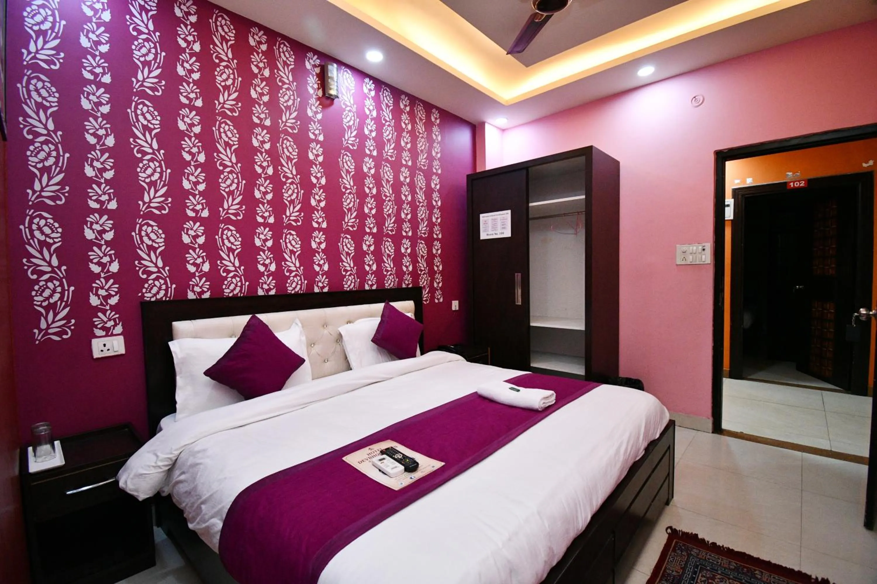 Bed in Hotel Dev Bhoomi Inn