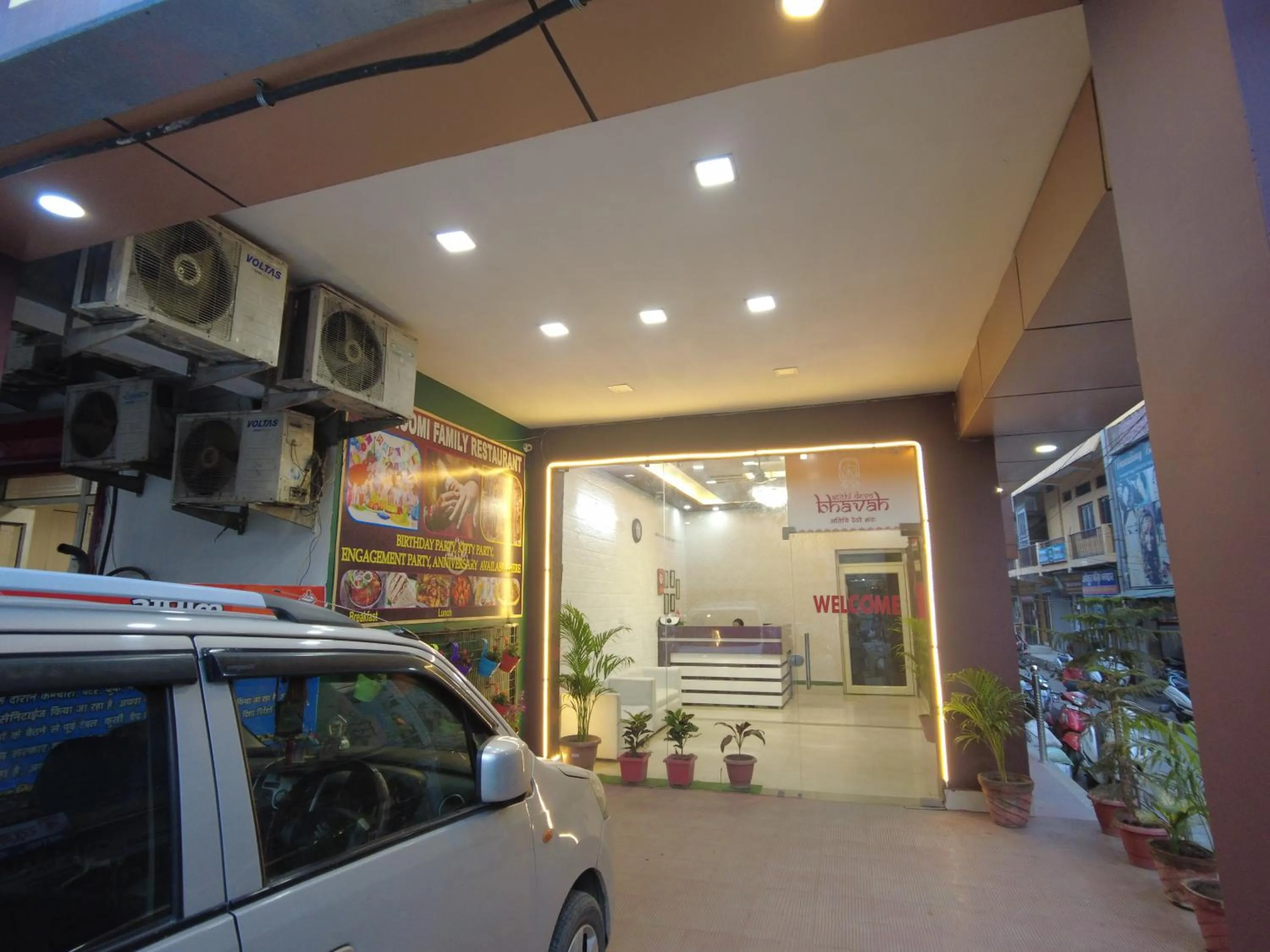 Property building in Hotel Dev Bhoomi Inn