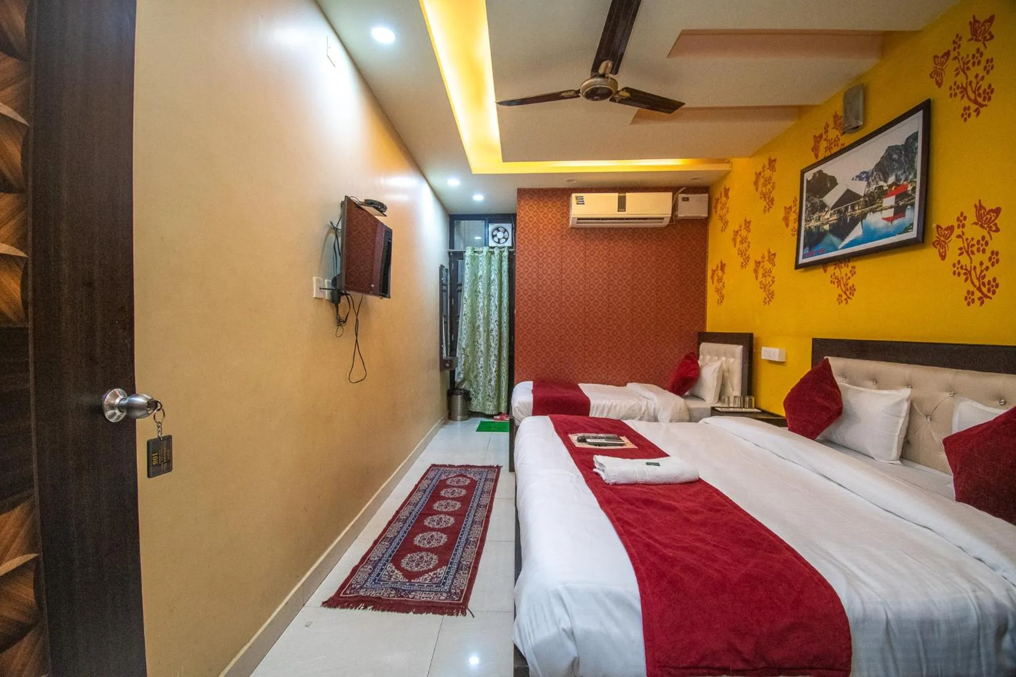 Bed in Hotel Dev Bhoomi Inn