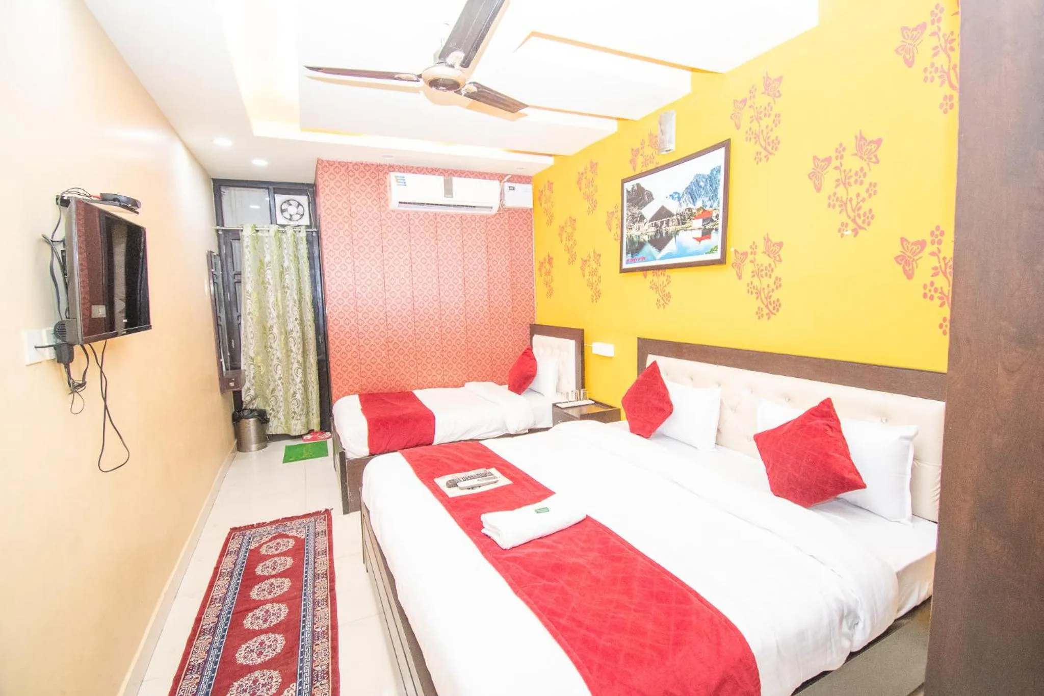 Bed in Hotel Dev Bhoomi Inn