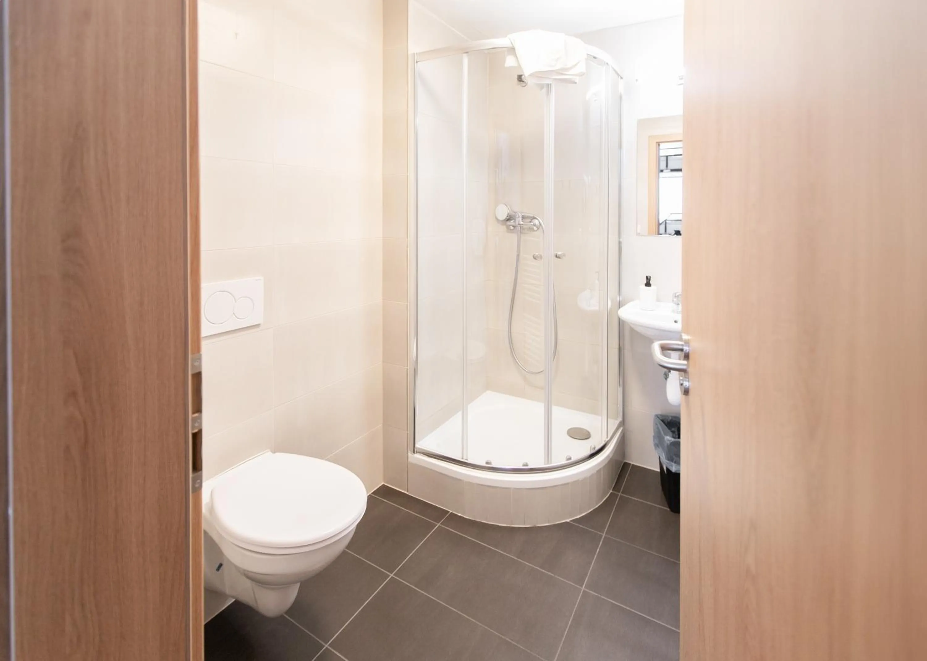 Shower in Hostel Mandarinka