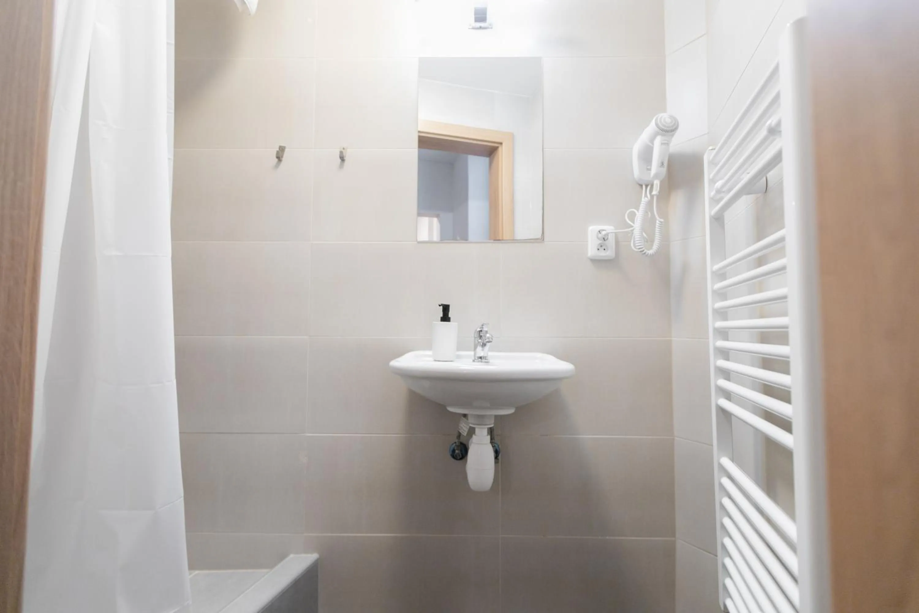 Shower in Hostel Mandarinka