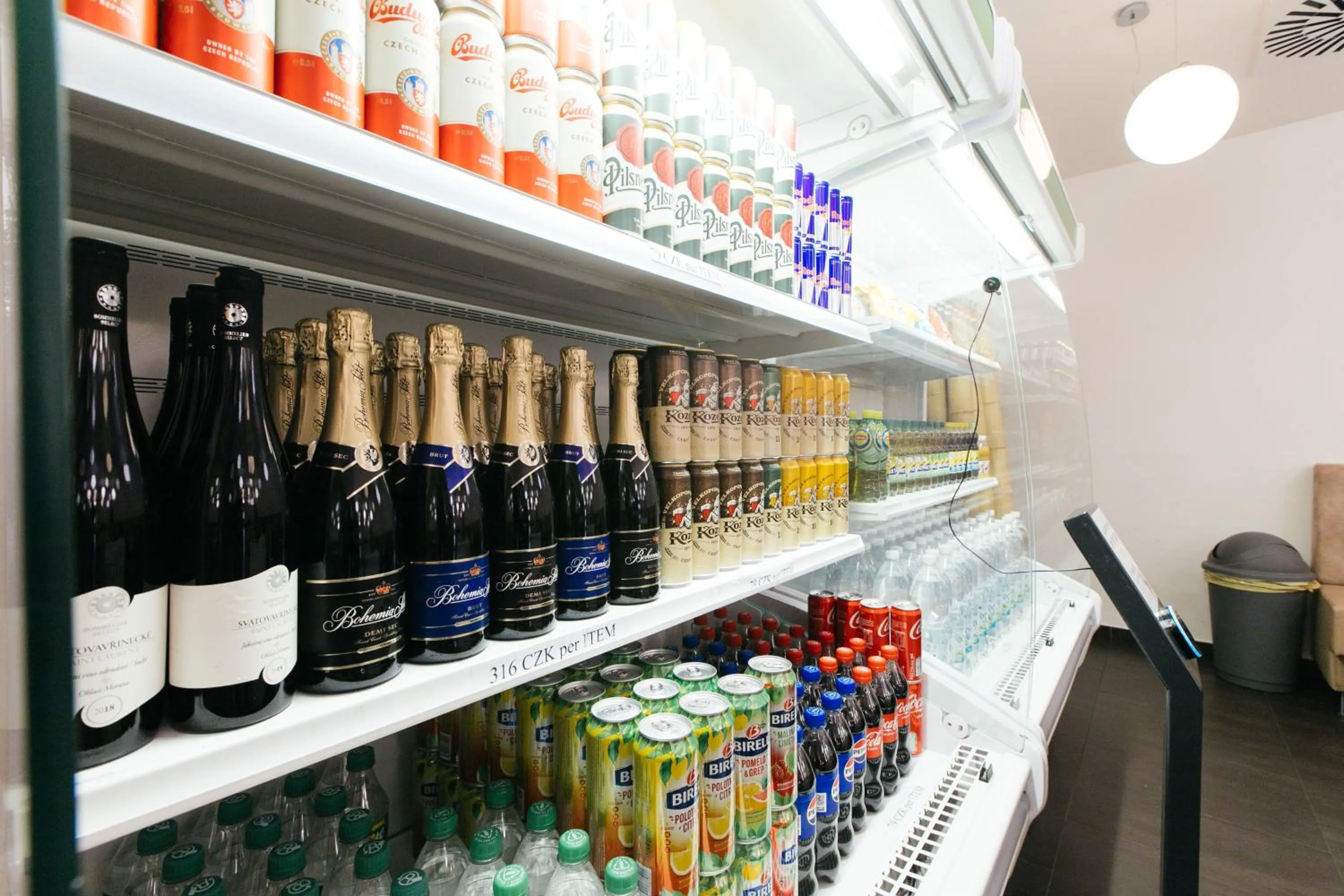 Communal lounge/ TV room in Hostel Mandarinka