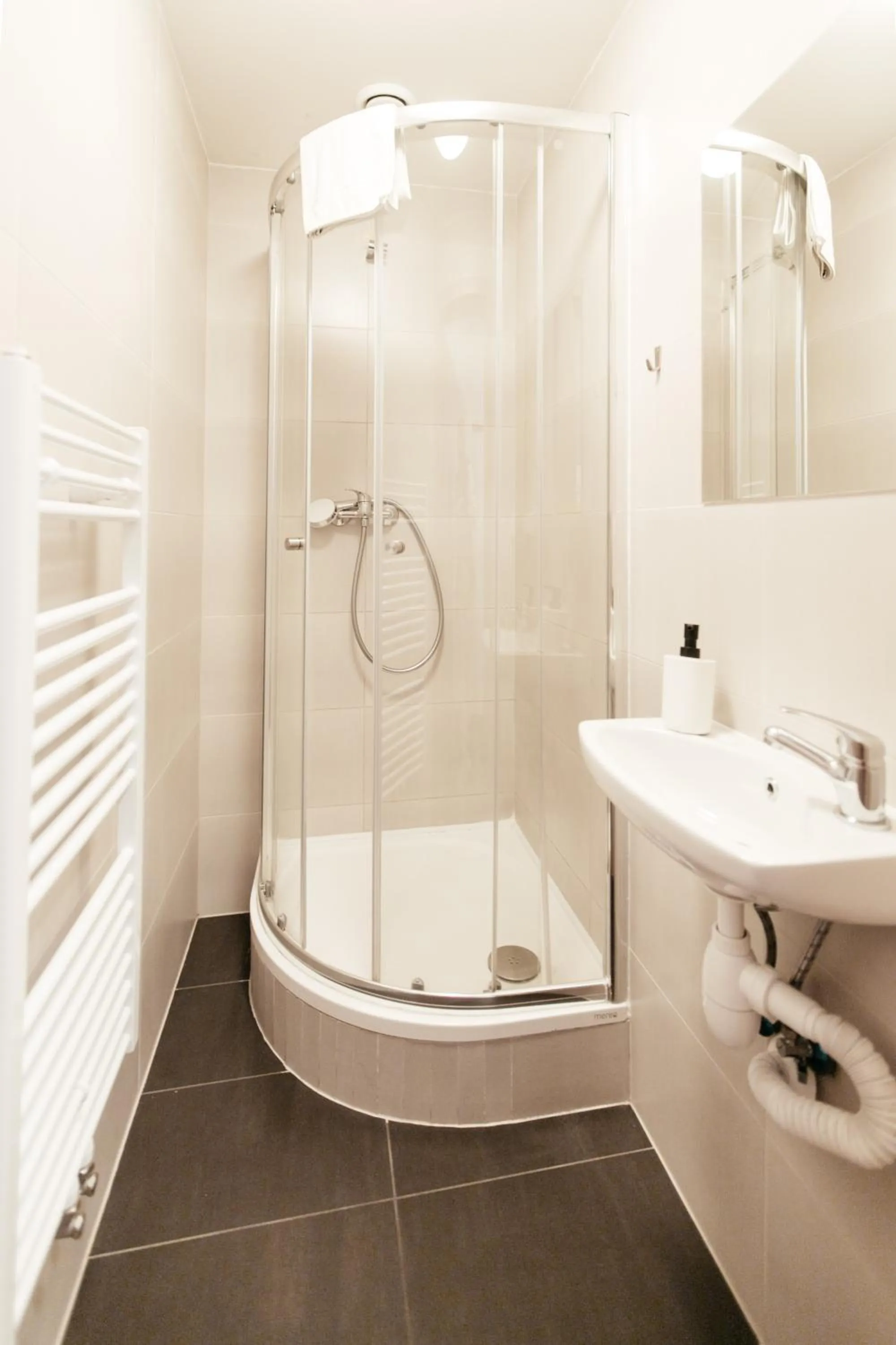 Shower in Hostel Mandarinka