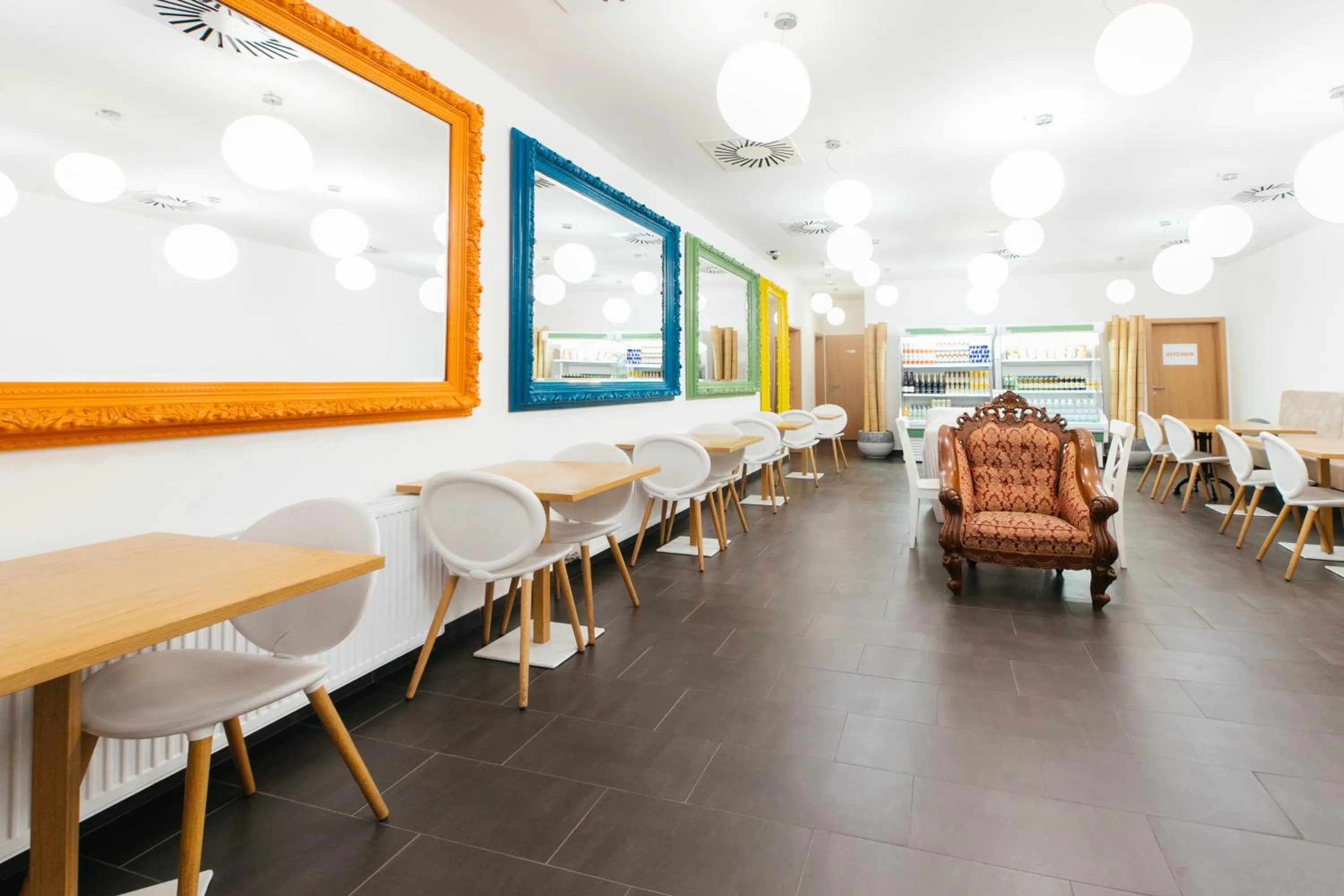 Communal lounge/ TV room in Hostel Mandarinka